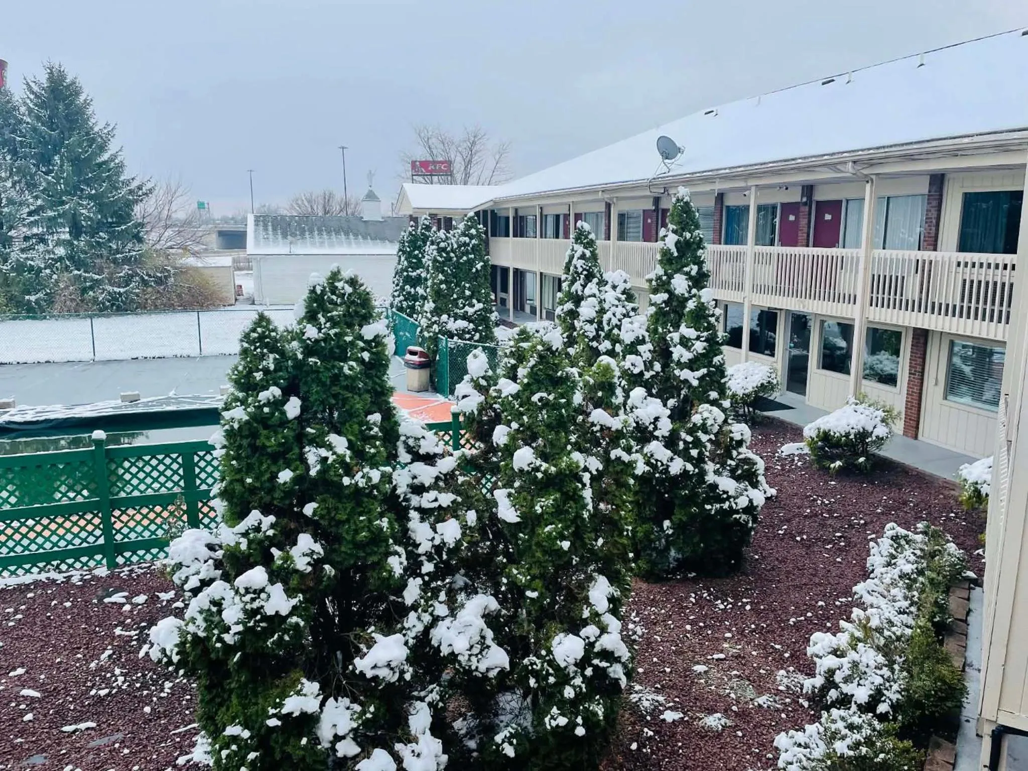 Travelodge by Wyndham Sellersburg