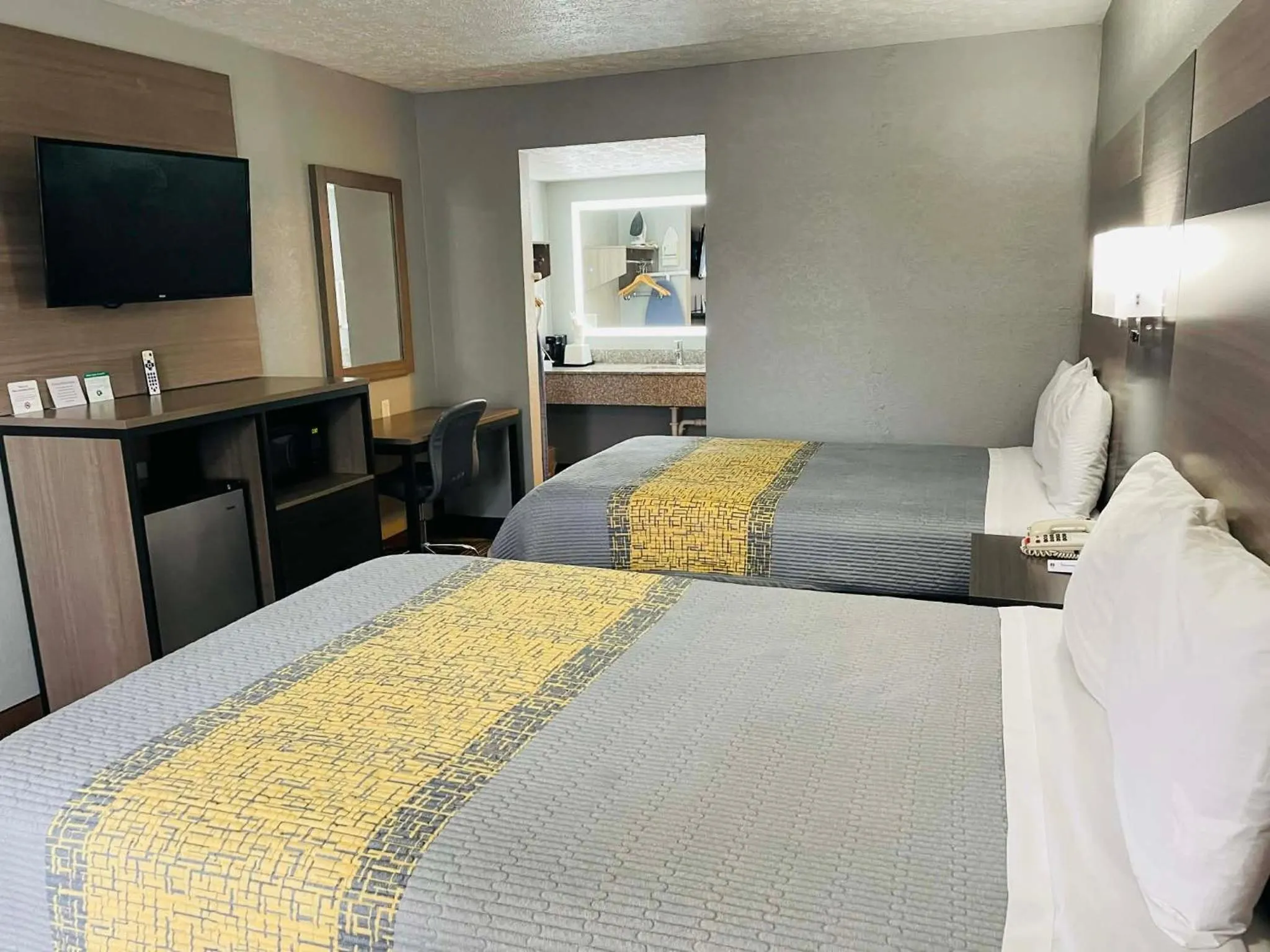 Bed in Travelodge by Wyndham Sellersburg