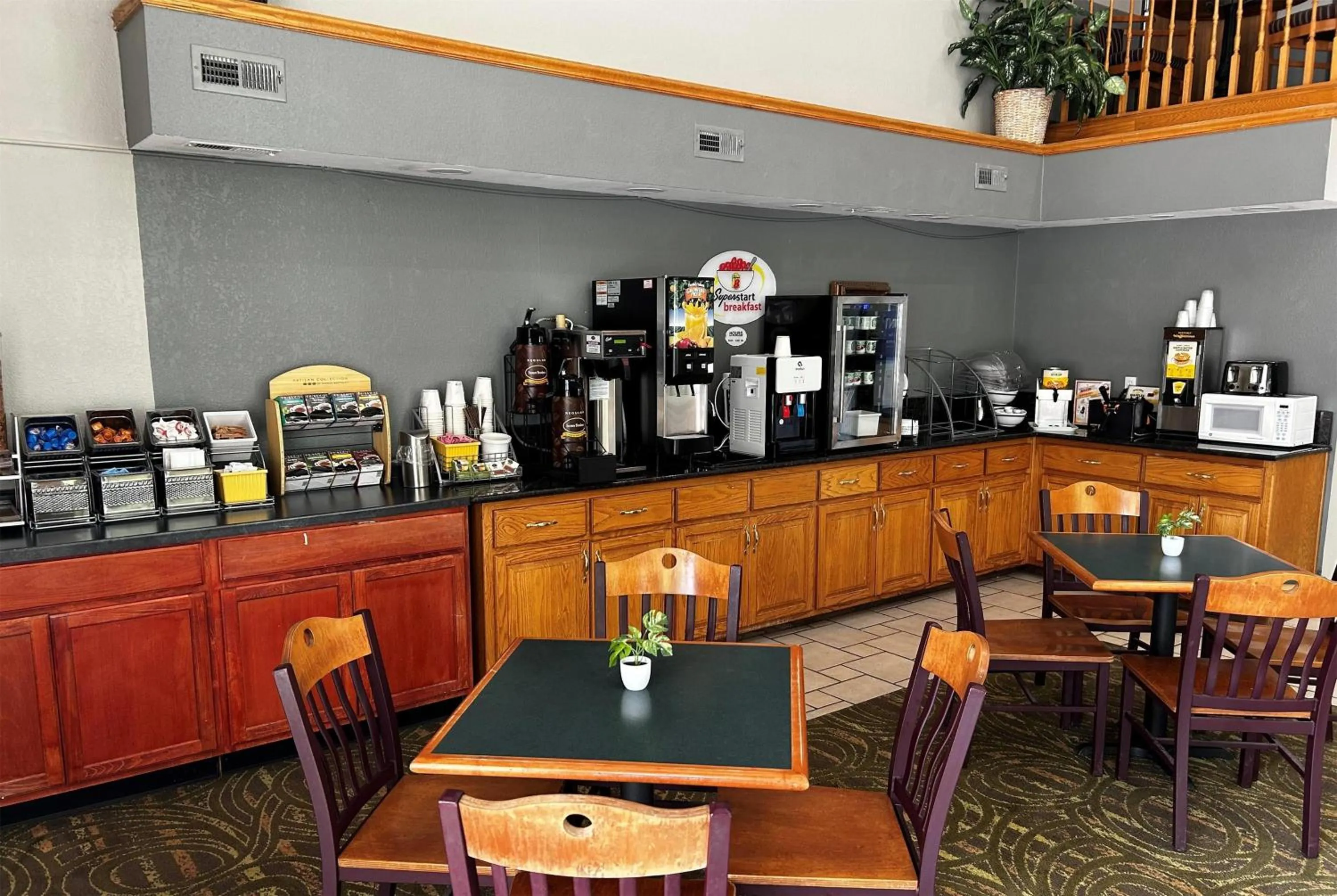 Breakfast in Super 8 by Wyndham Mound City