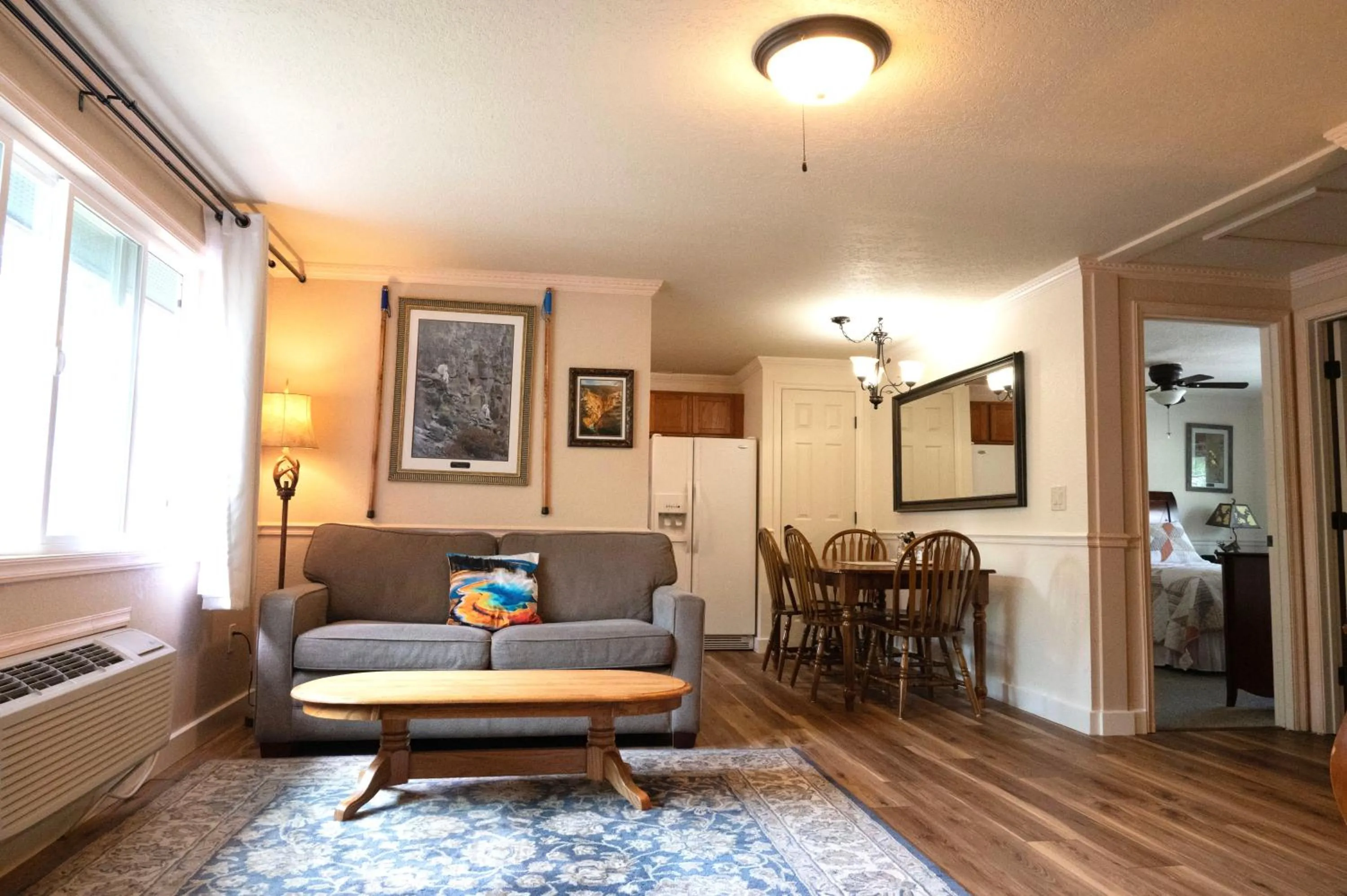Living room in Yellowstone Gateway Inn