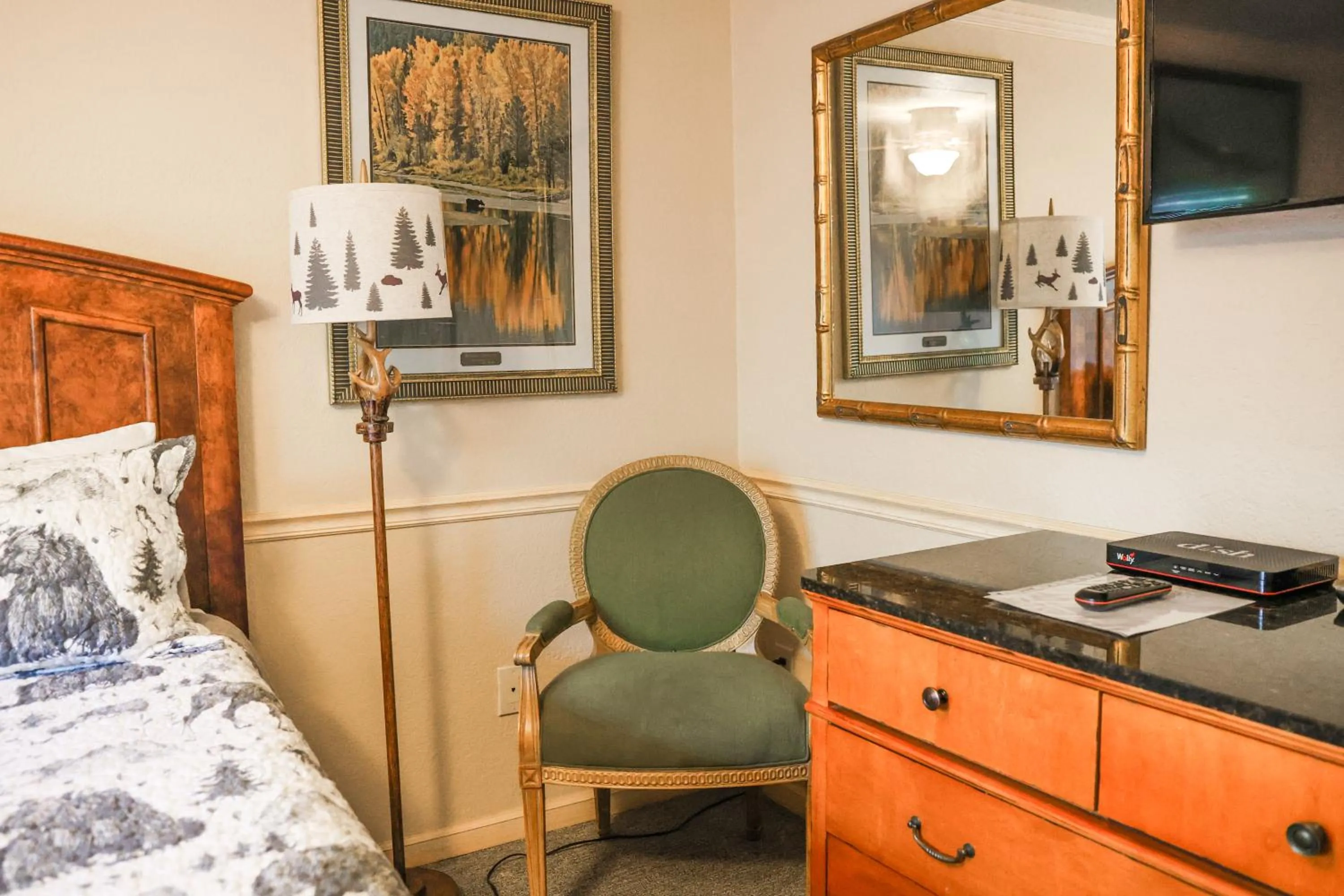 Bed in Yellowstone Gateway Inn