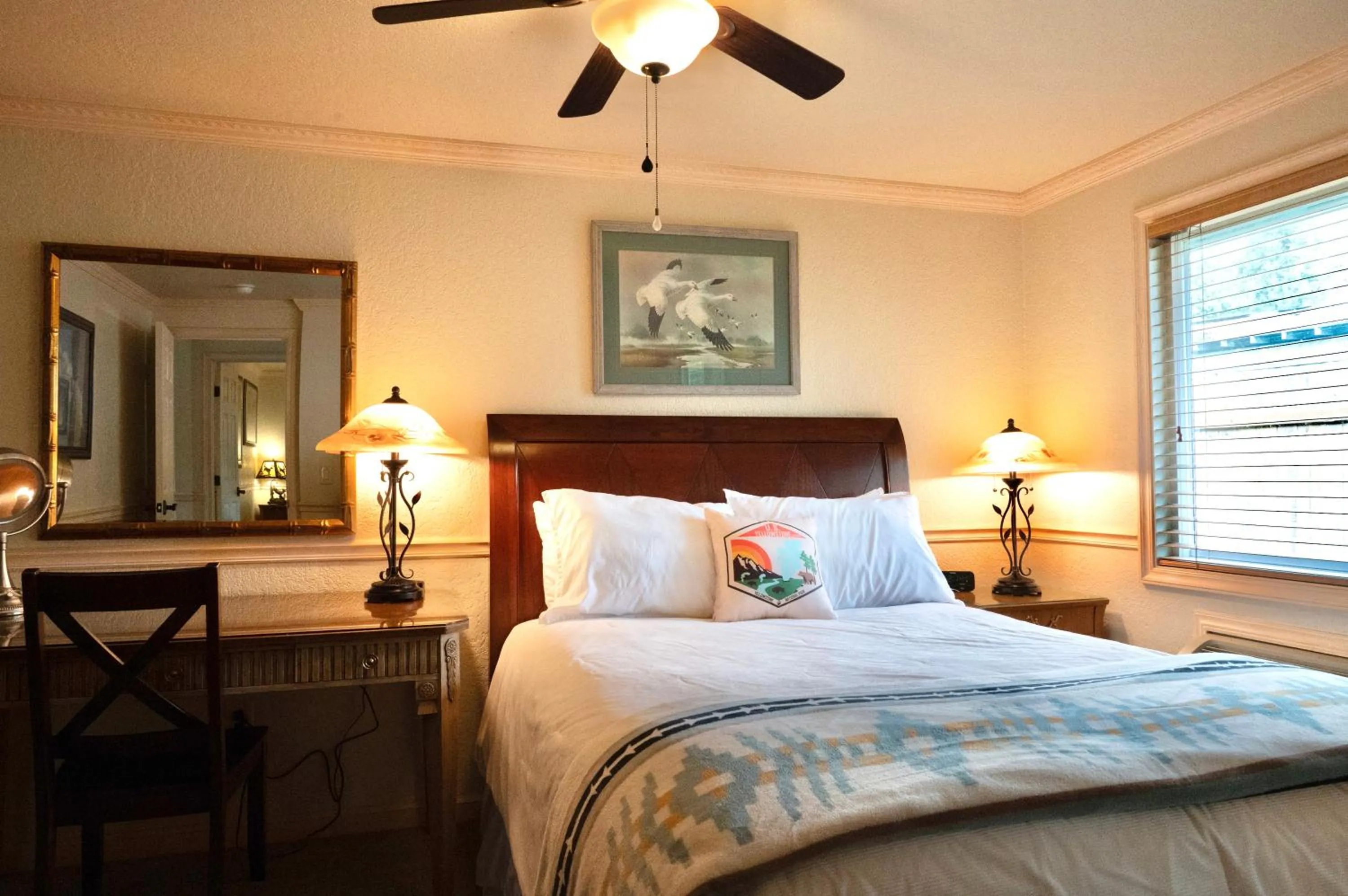 Bed in Yellowstone Gateway Inn