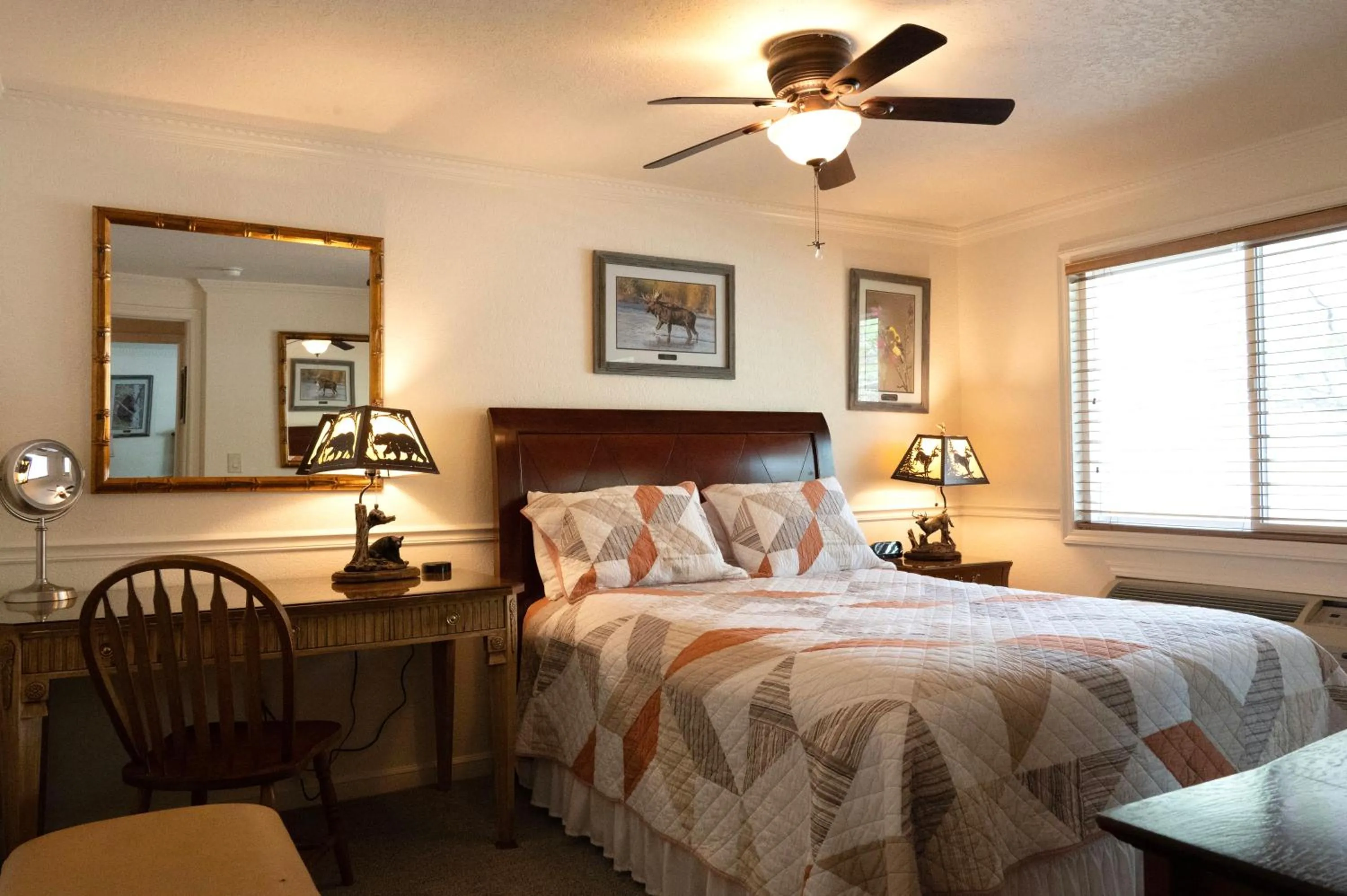 Bedroom, Bed in Yellowstone Gateway Inn