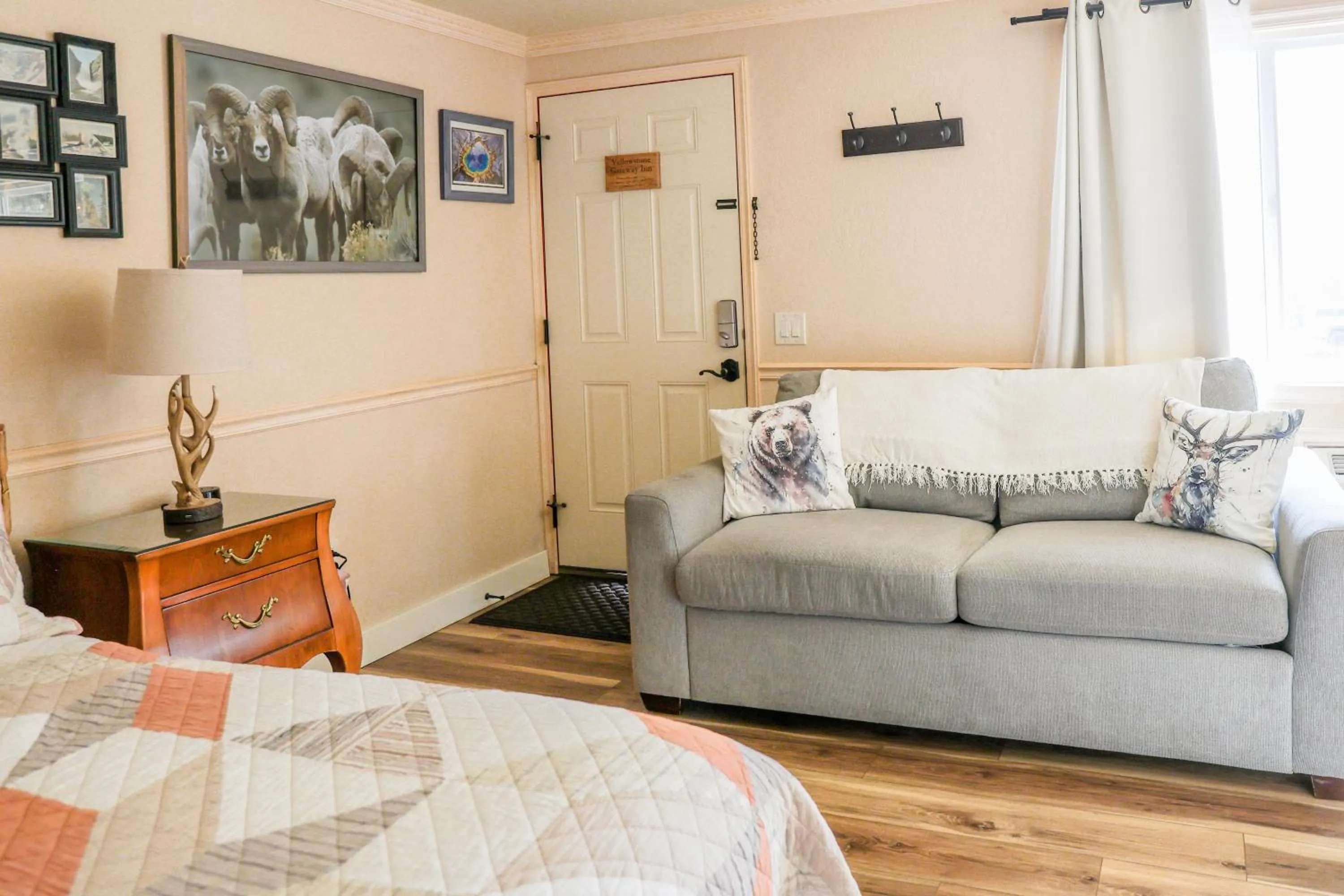 Yellowstone Gateway Inn