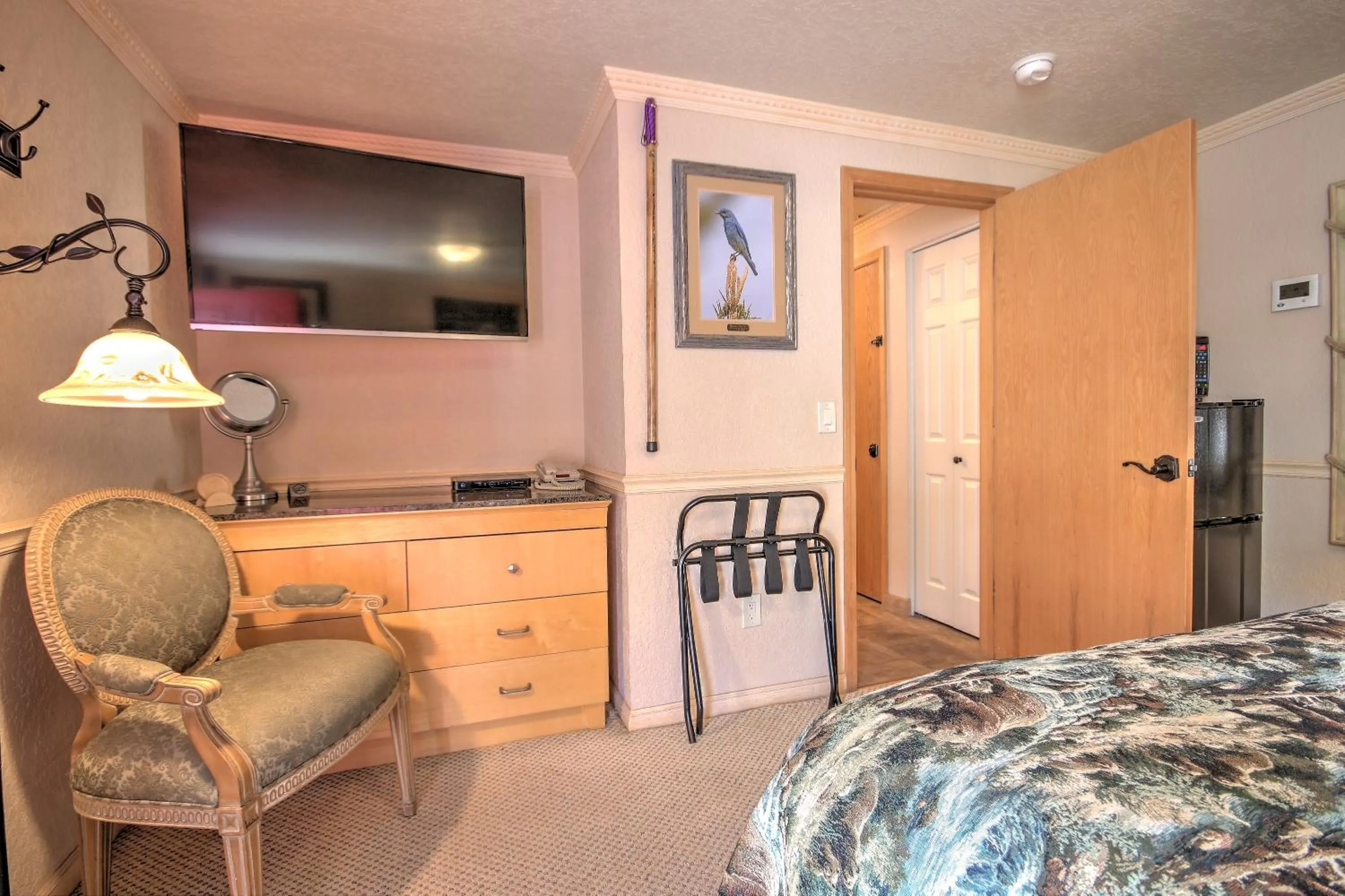 Bed in Yellowstone Gateway Inn