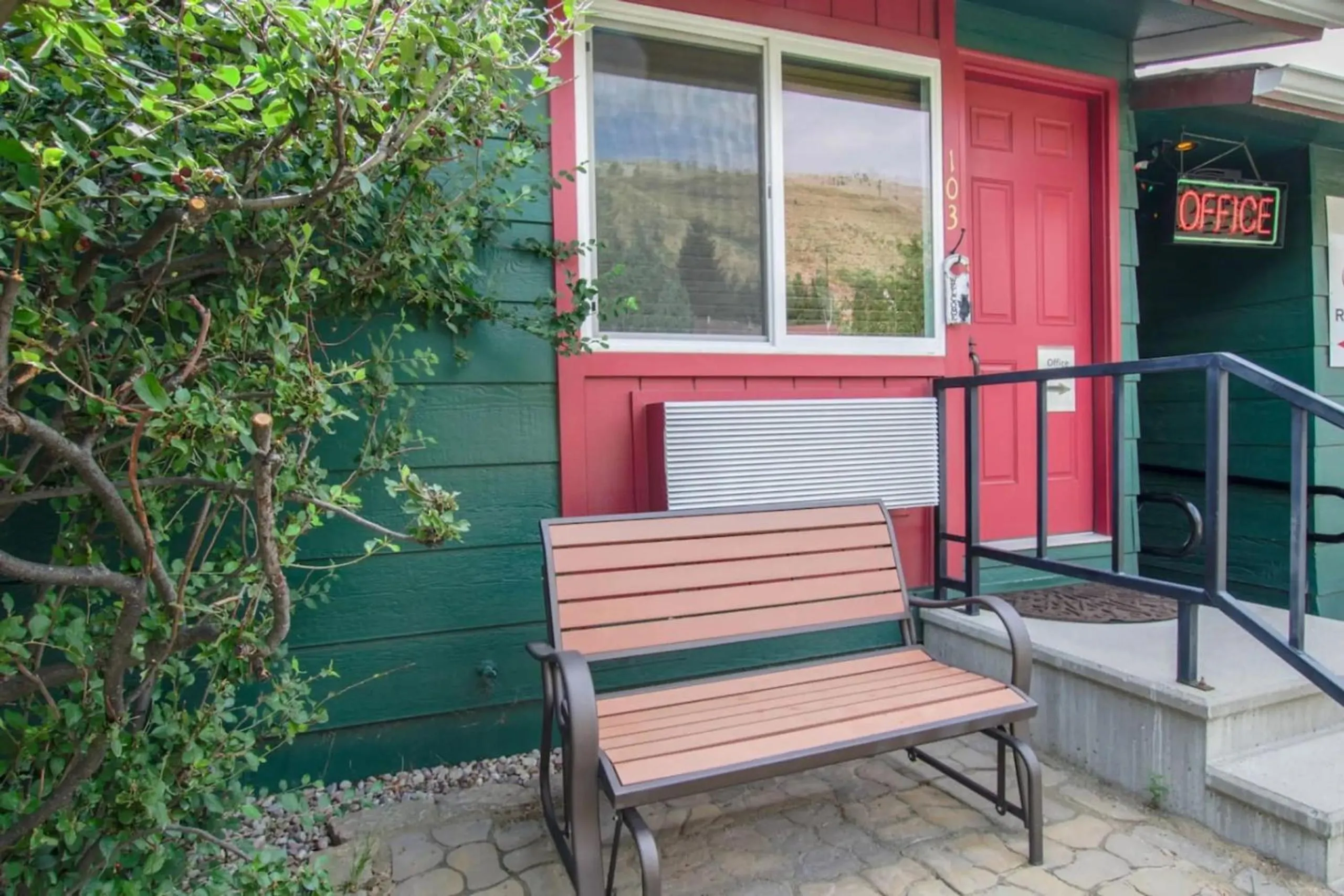 Yellowstone Gateway Inn