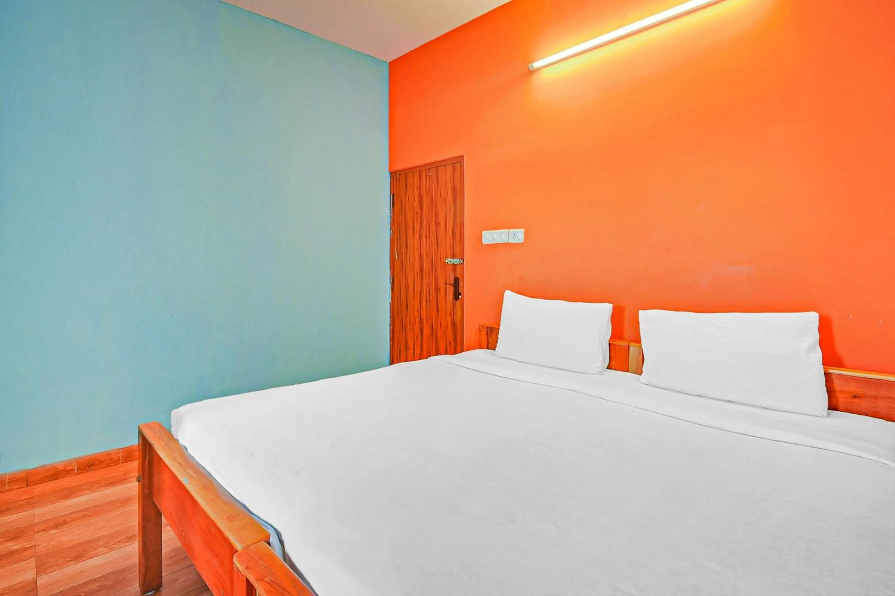 Bedroom, Bed in Hotel O Sri Sai Guru Comforts