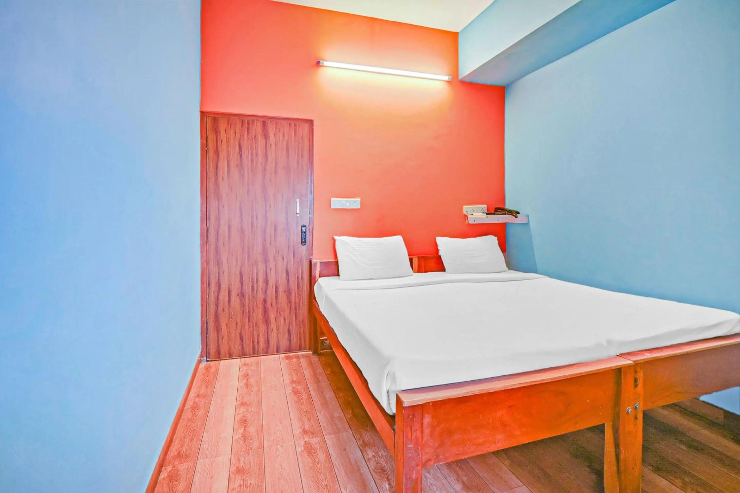 Bedroom, Bed in Hotel O Sri Sai Guru Comforts