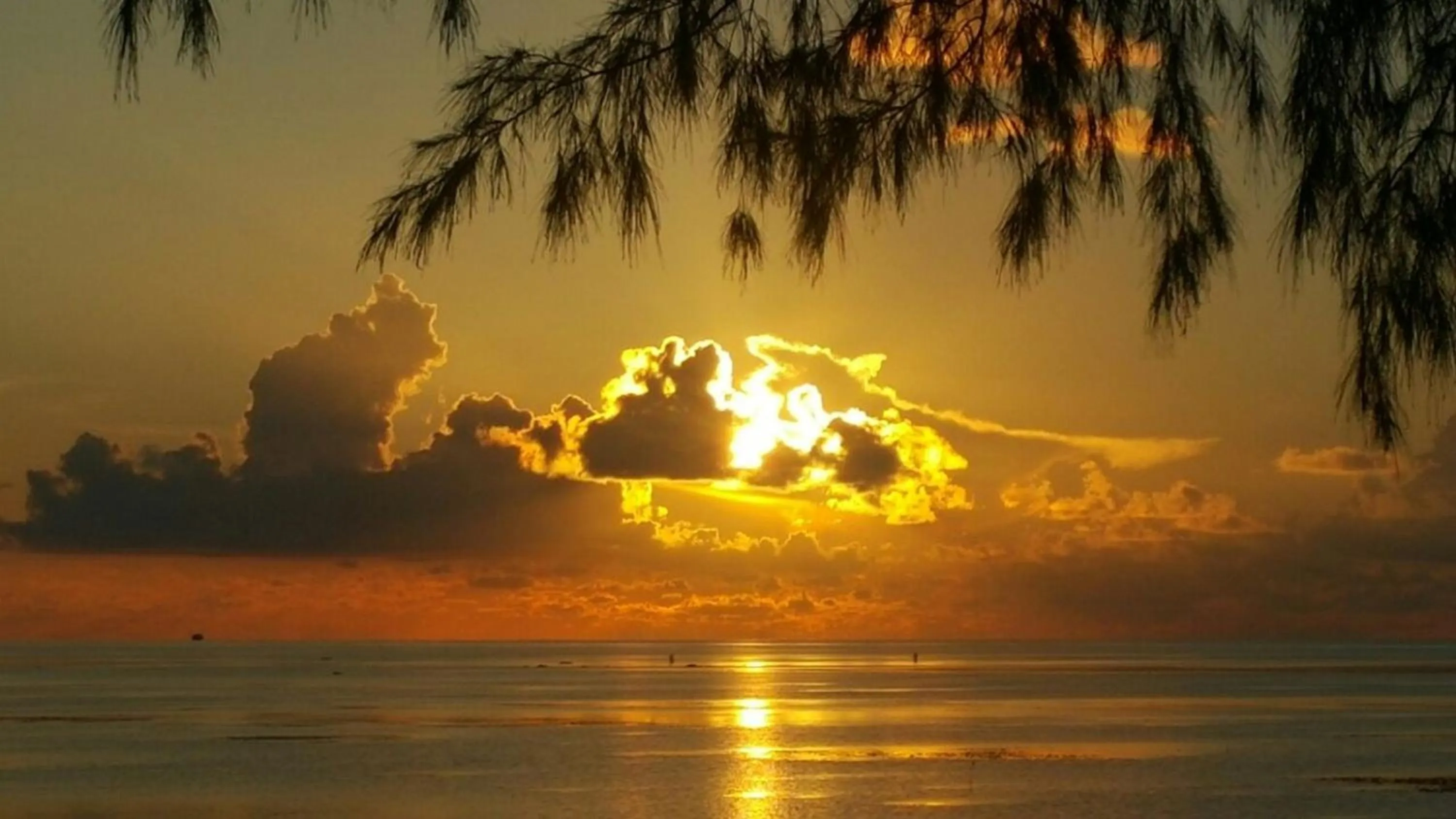 Sunrise in marjoly beach resort