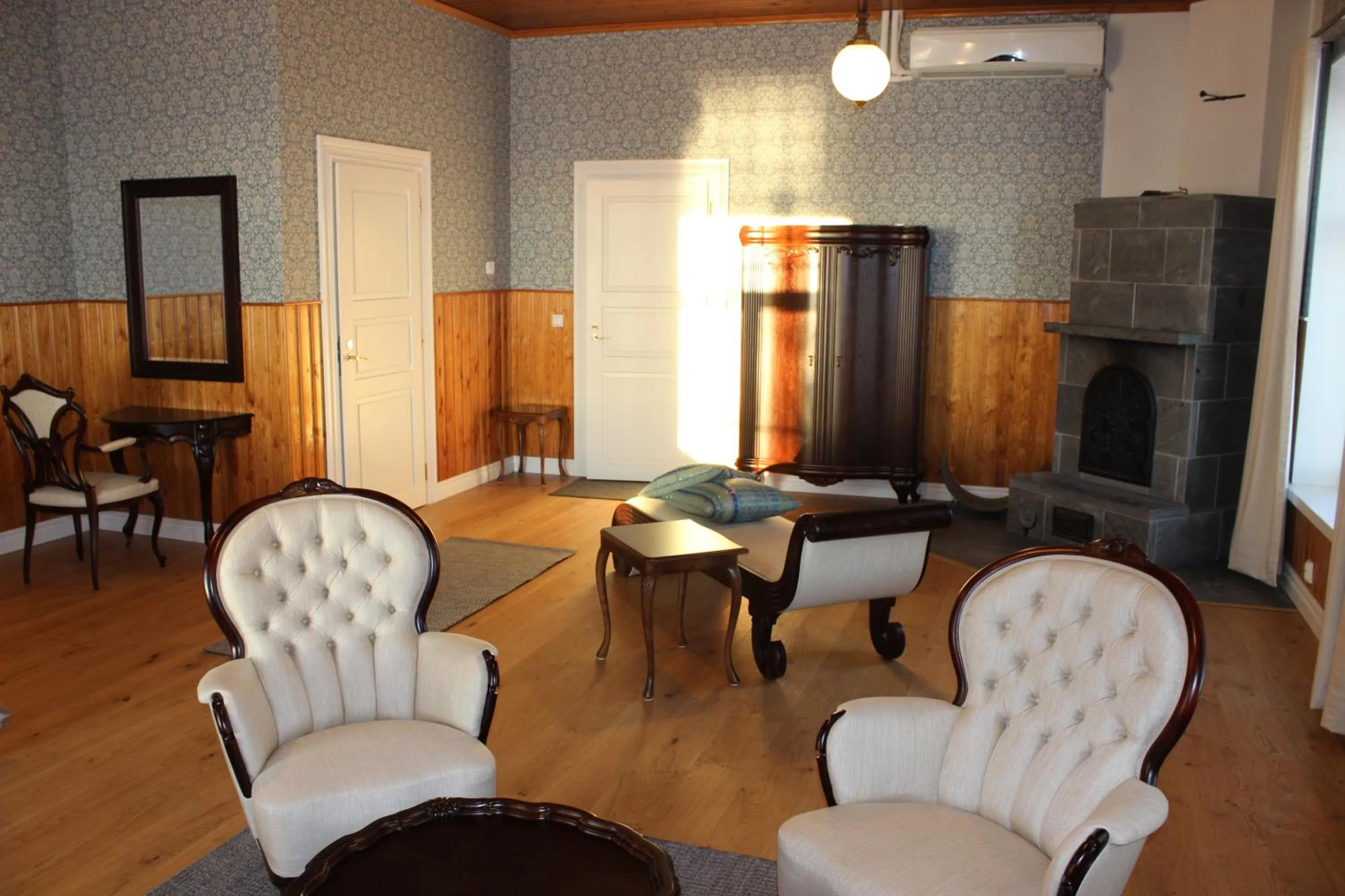 Photo of the whole room in B&B Taipaleenniemi