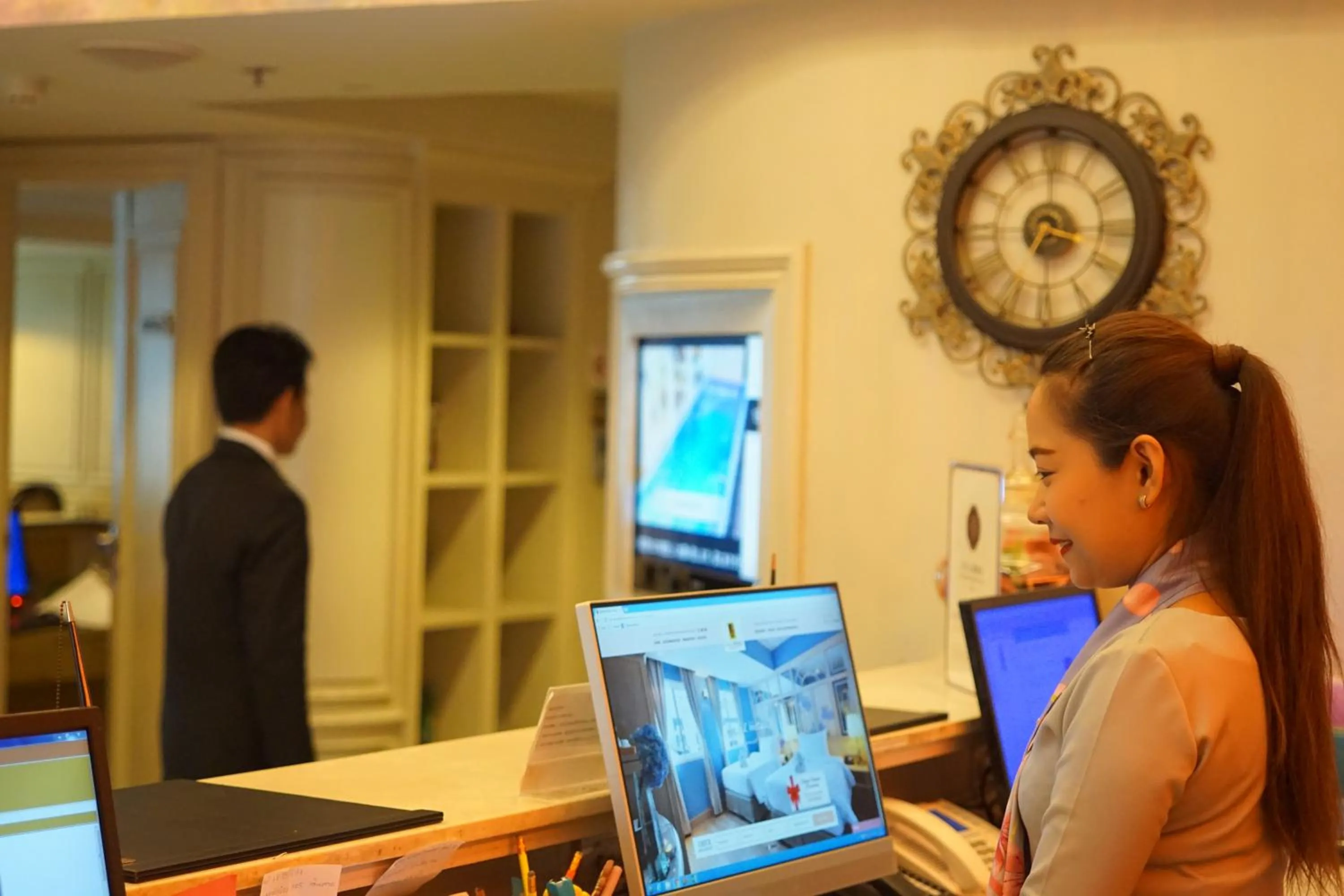 Staff in La Petite Salil Sukhumvit 11