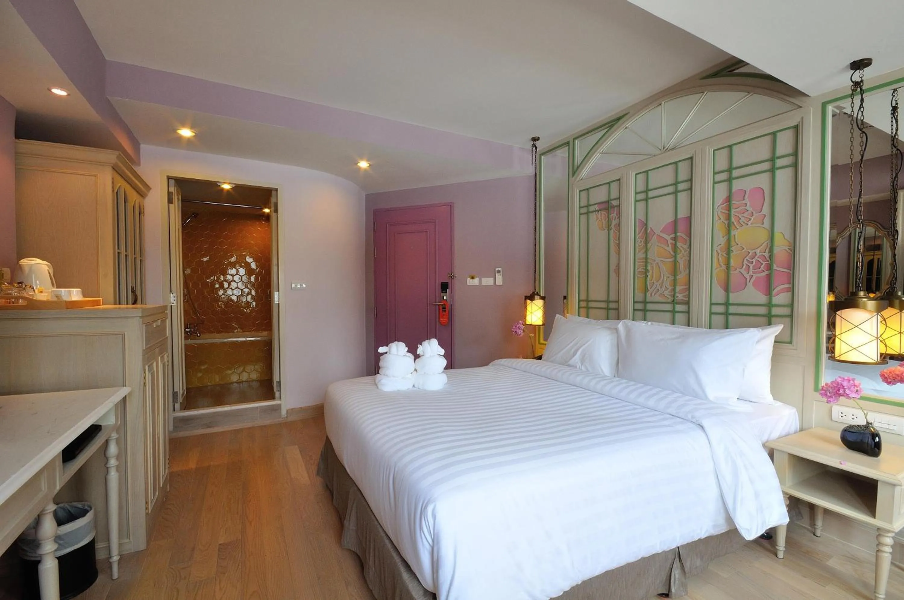 Bedroom, Bed in La Petite Salil Sukhumvit 11