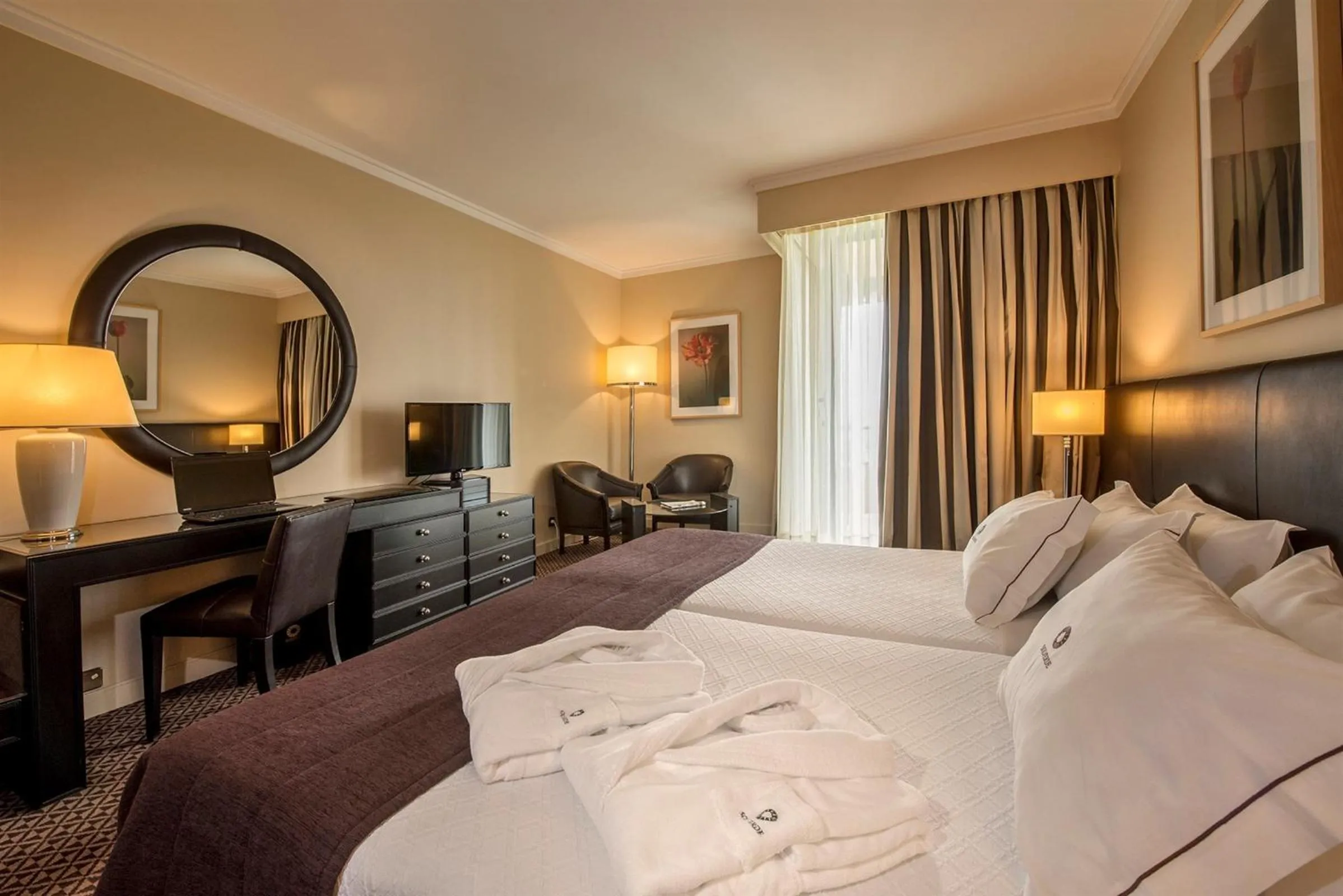 Bedroom, Bed in Hotel Solverde Spa and Wellness Center