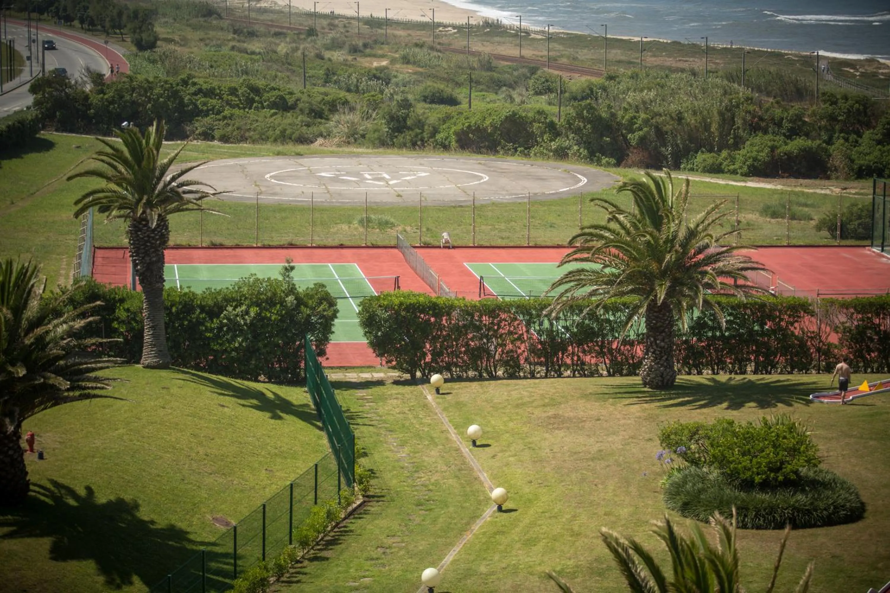 Tennis court in Hotel Solverde Spa and Wellness Center