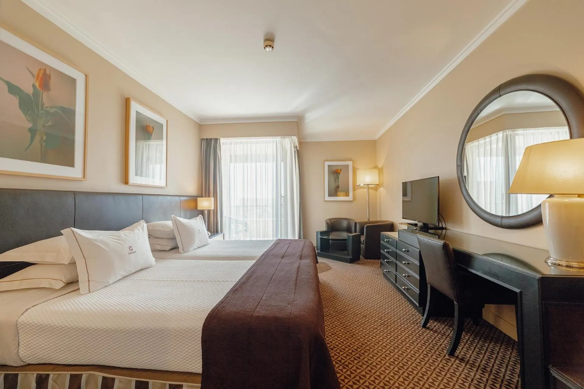 Bedroom, Bed in Hotel Solverde Spa and Wellness Center