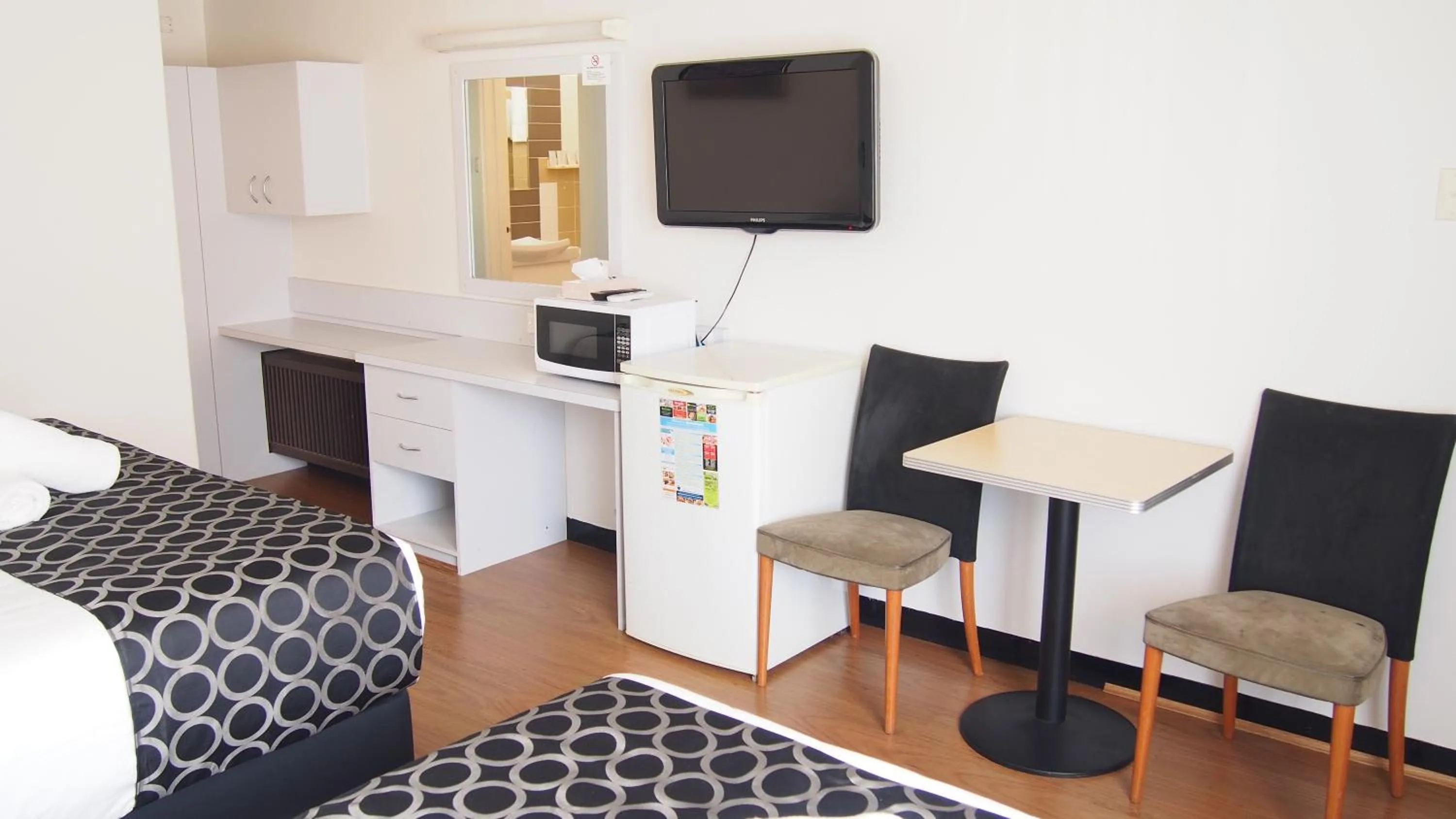 Bed in Queanbeyan Motel