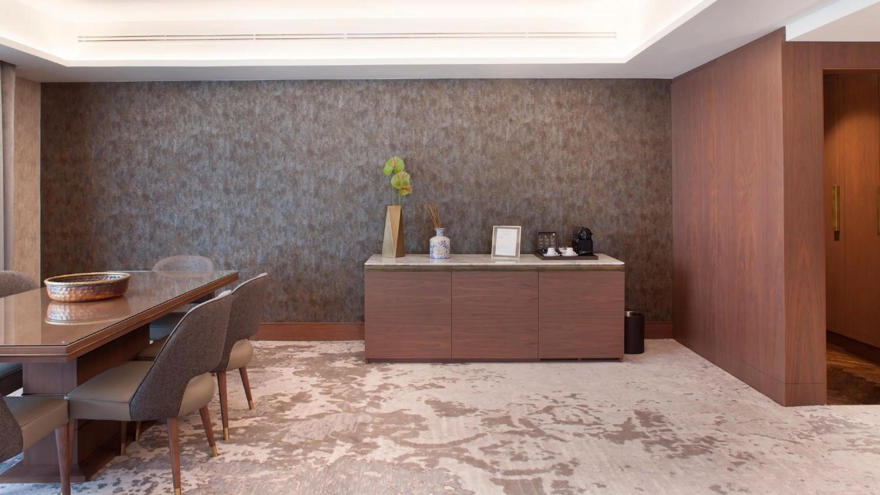 Photo of the whole room in InterContinental Lisbon by IHG