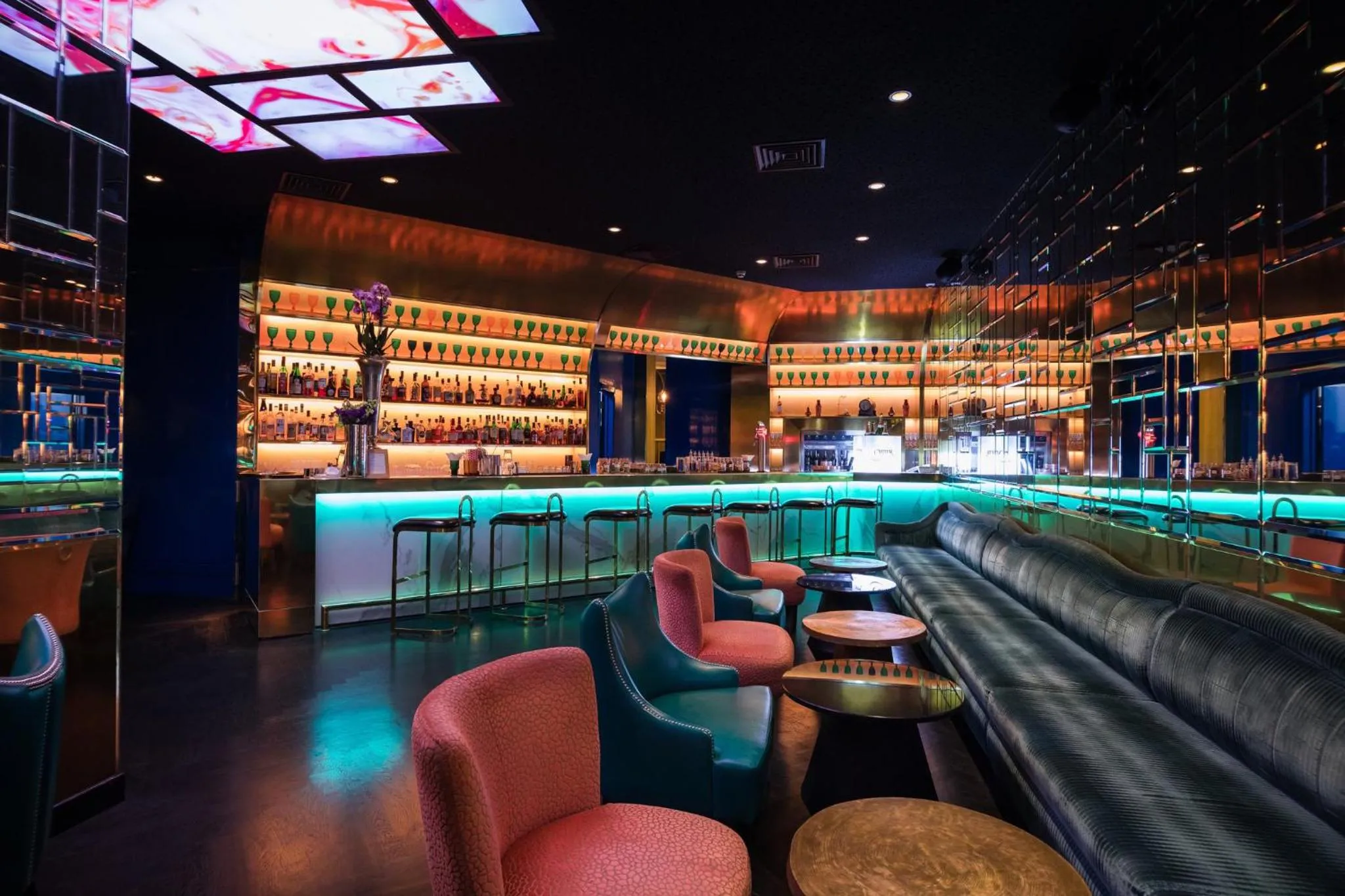 Lounge or bar in InterContinental Lisbon by IHG