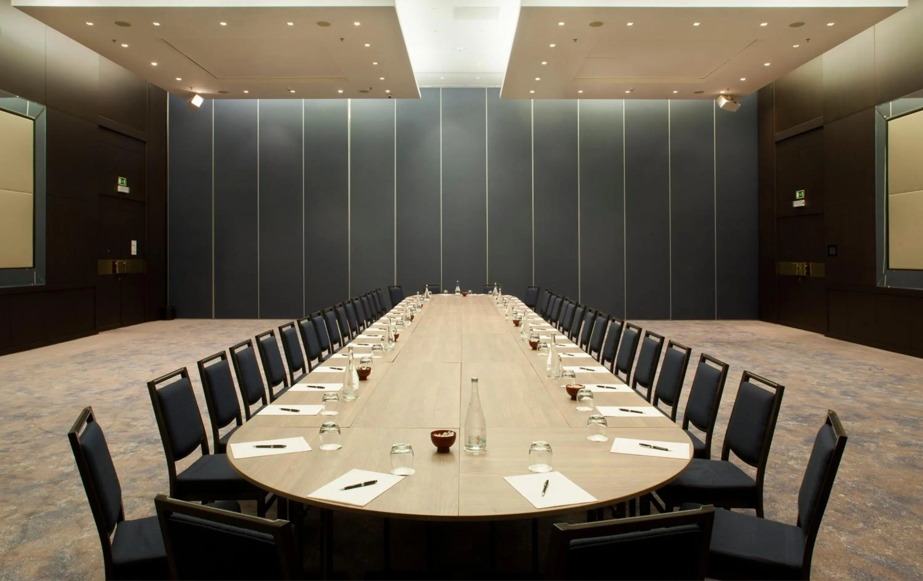 Meeting/conference room in InterContinental Lisbon by IHG