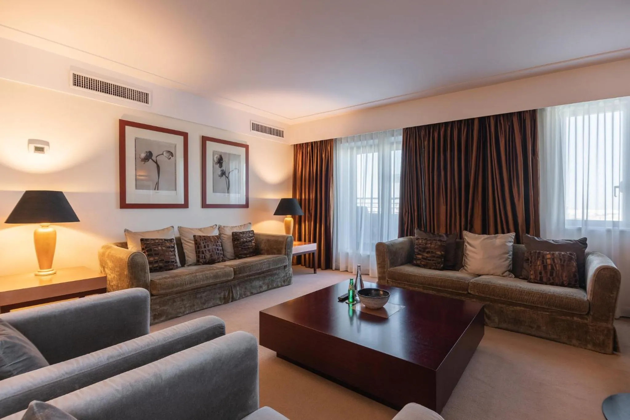 Photo of the whole room in InterContinental Lisbon by IHG