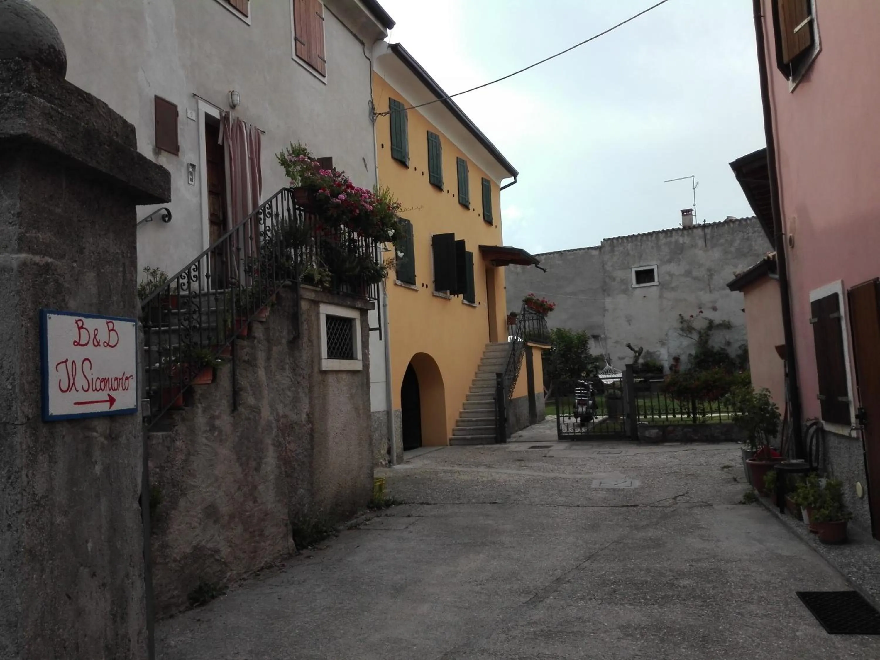 Facade/entrance in B&B Il Sicomoro