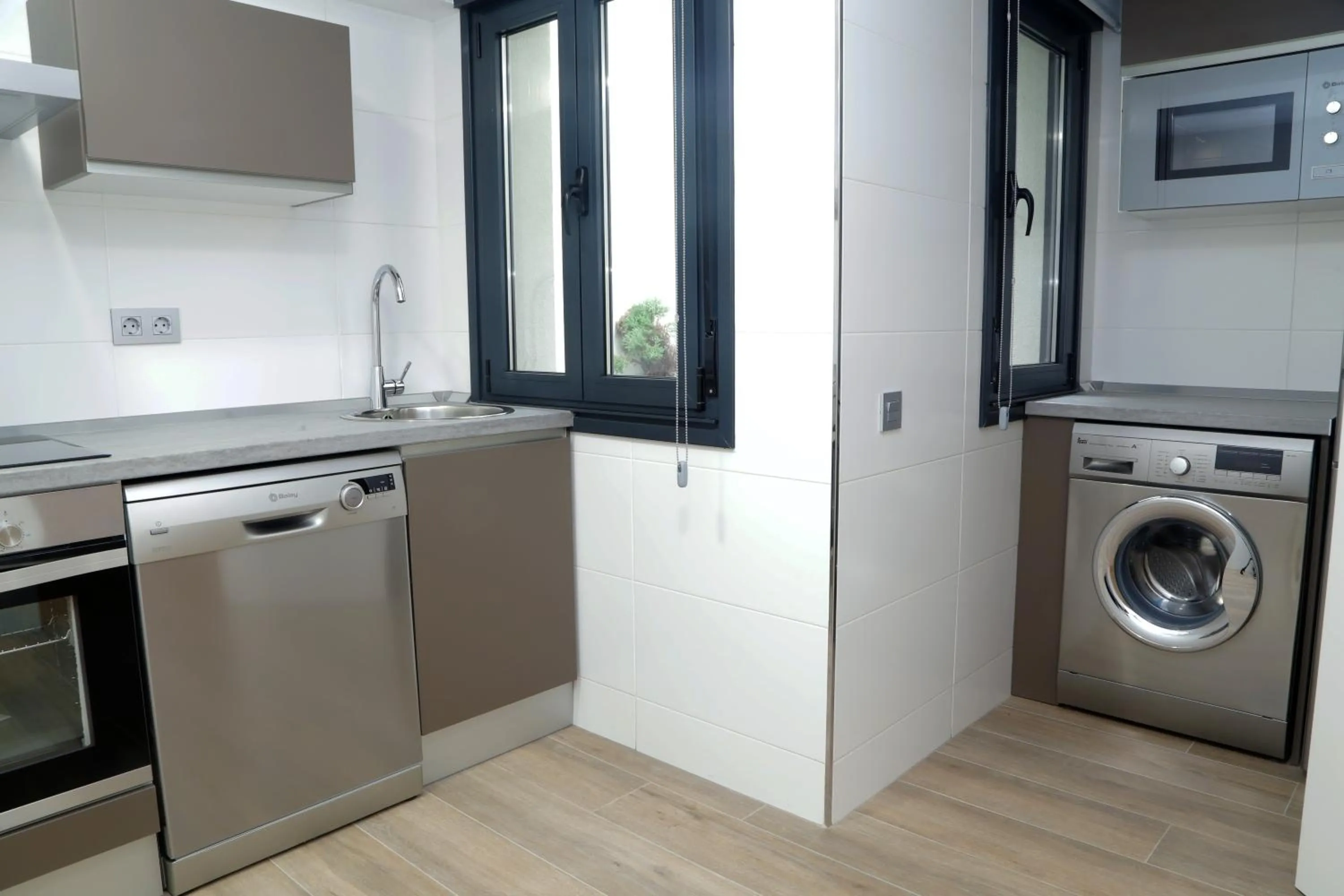 Kitchen or kitchenette in Viviendas Oviedo Catedral