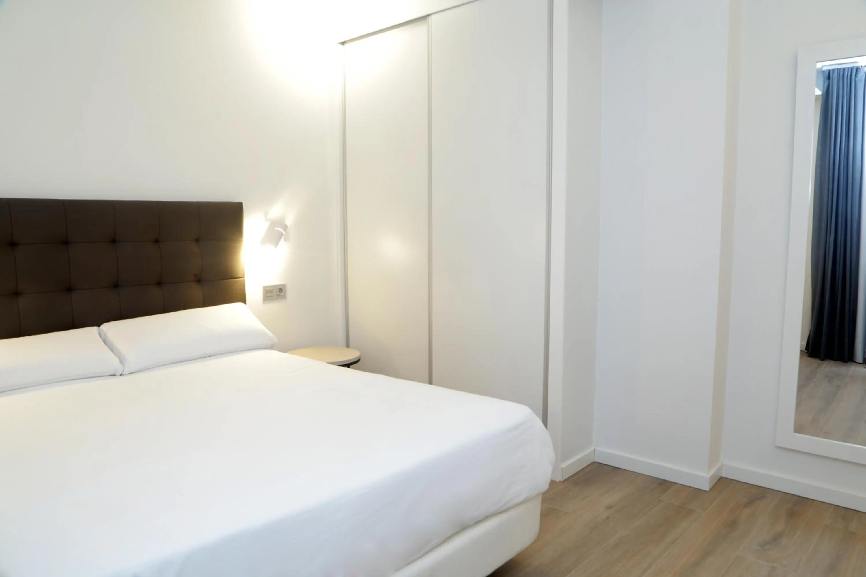 Bedroom, Bed in Viviendas Oviedo Catedral