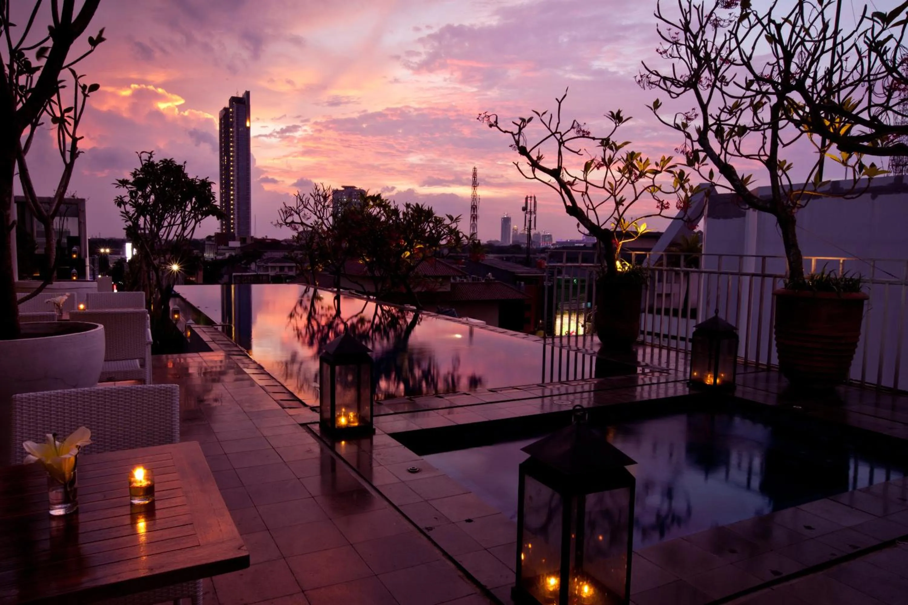 Swimming pool in Kemang Icon