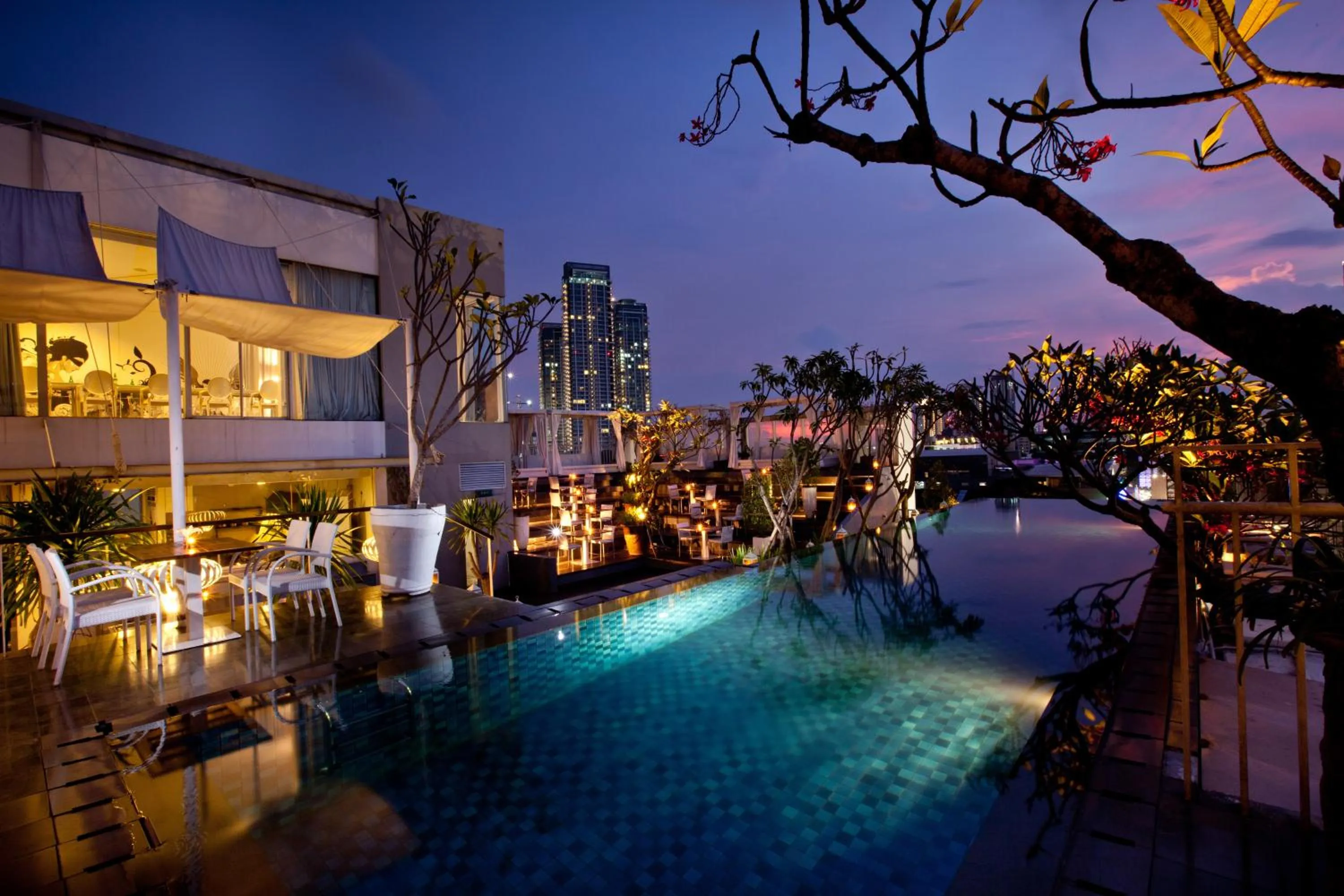 Swimming pool in Kemang Icon