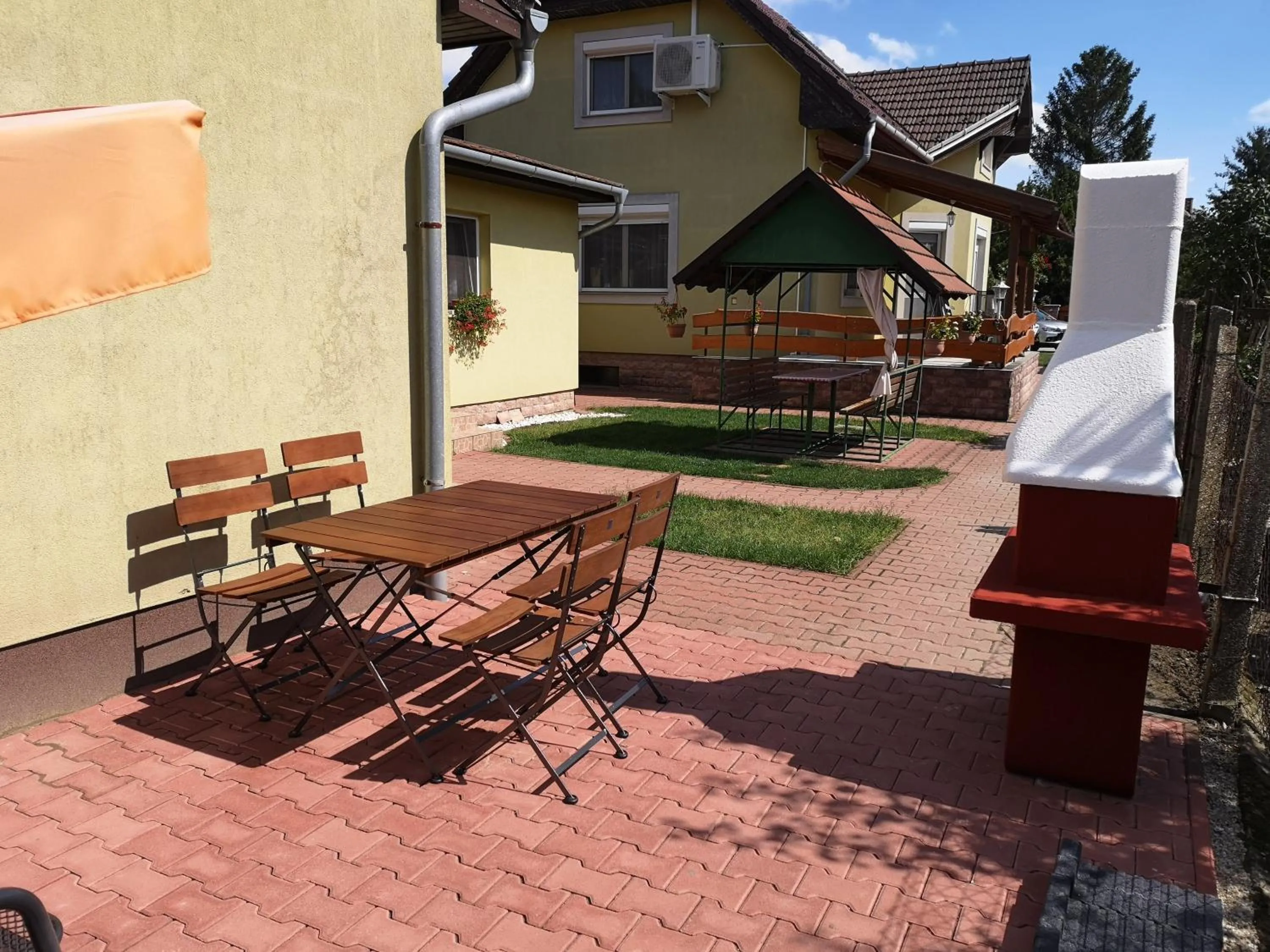 Property building in Apartman Kaszás Garden