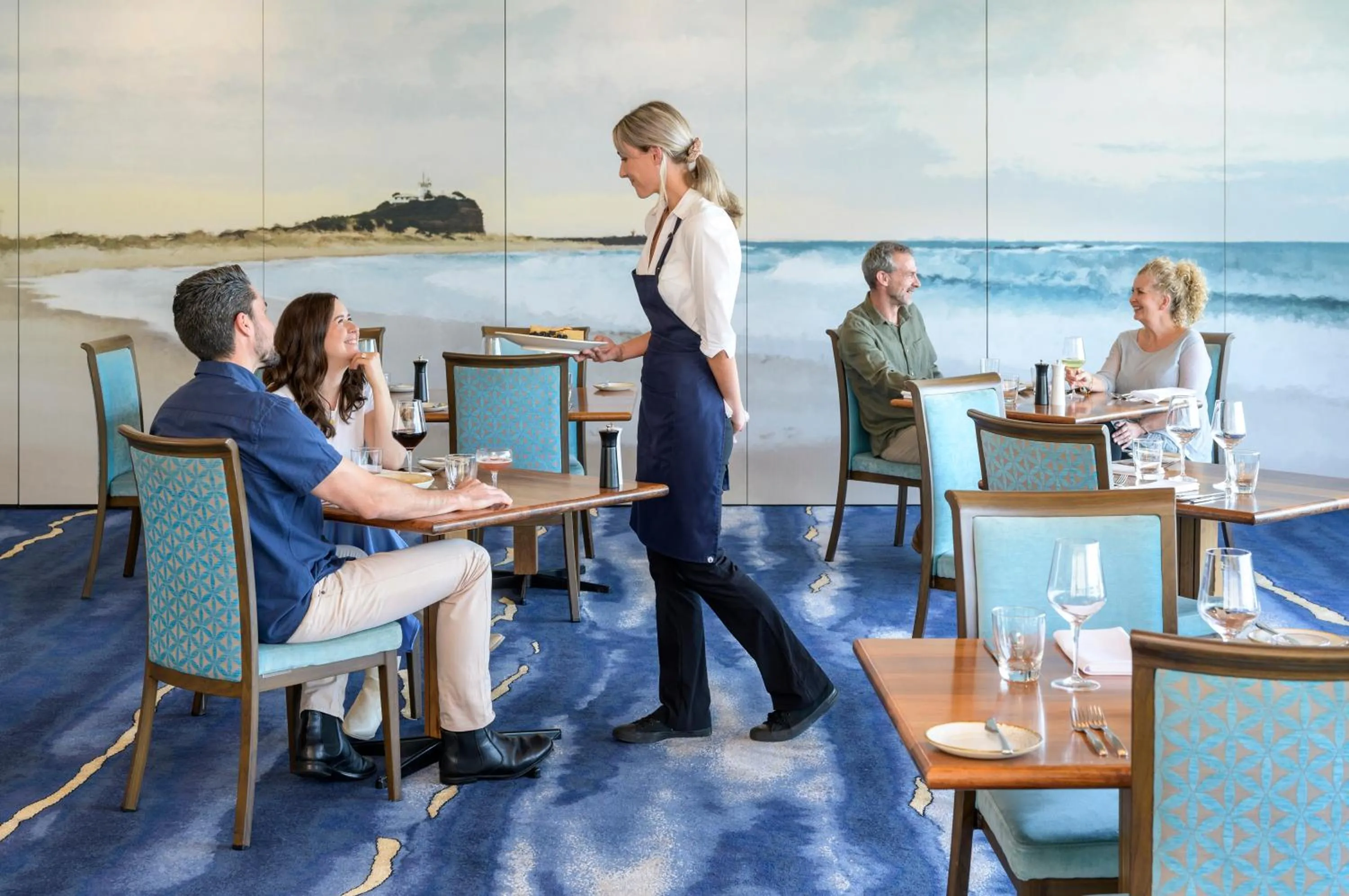 Restaurant/places to eat in Noah's On the Beach