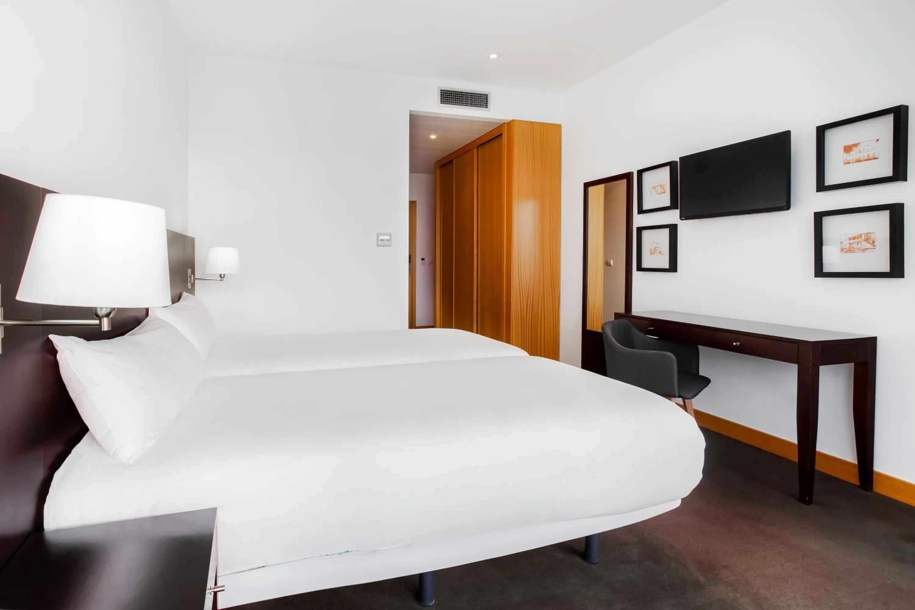 Bed in B&B HOTEL Cantanhede Coimbra