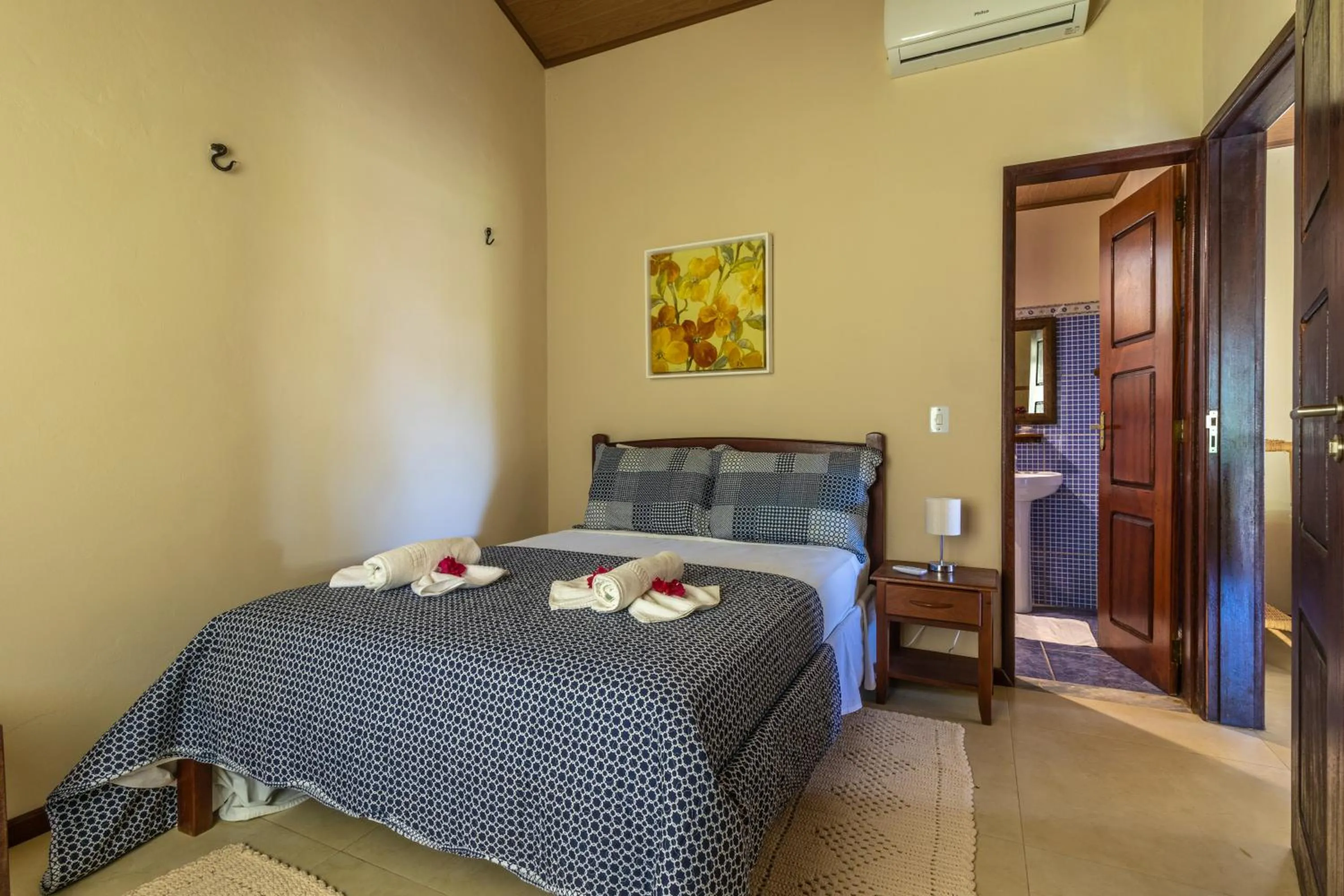 Photo of the whole room, Bed in Casa Manoel Facão