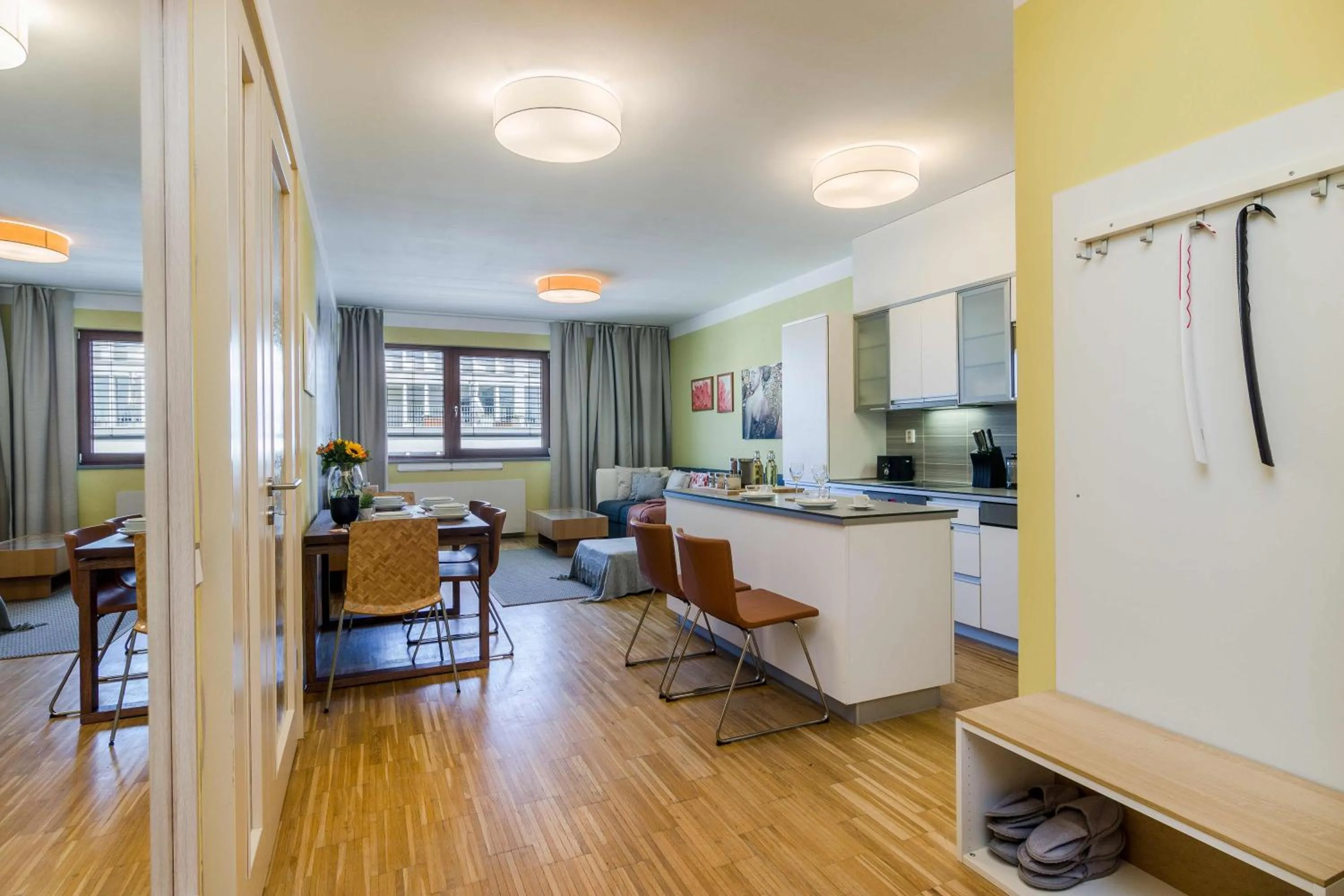 Luxury Center APT Garage Parking by Michal&Friends