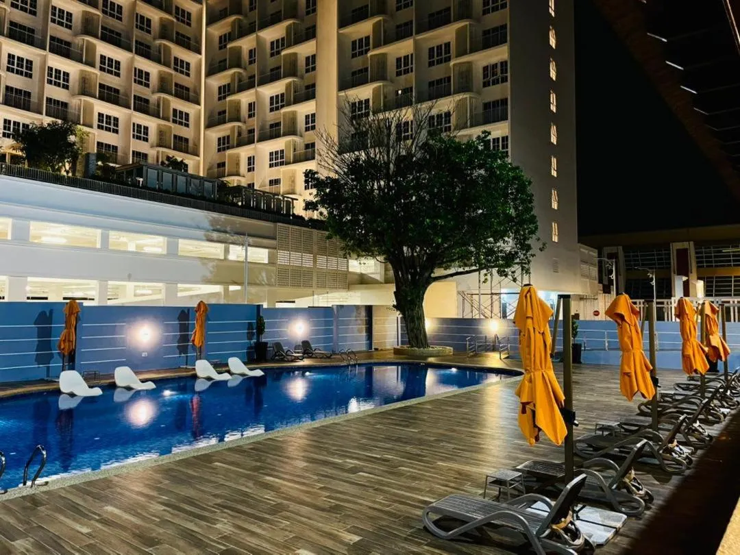 Swimming pool in Impiana Hotel Ipoh