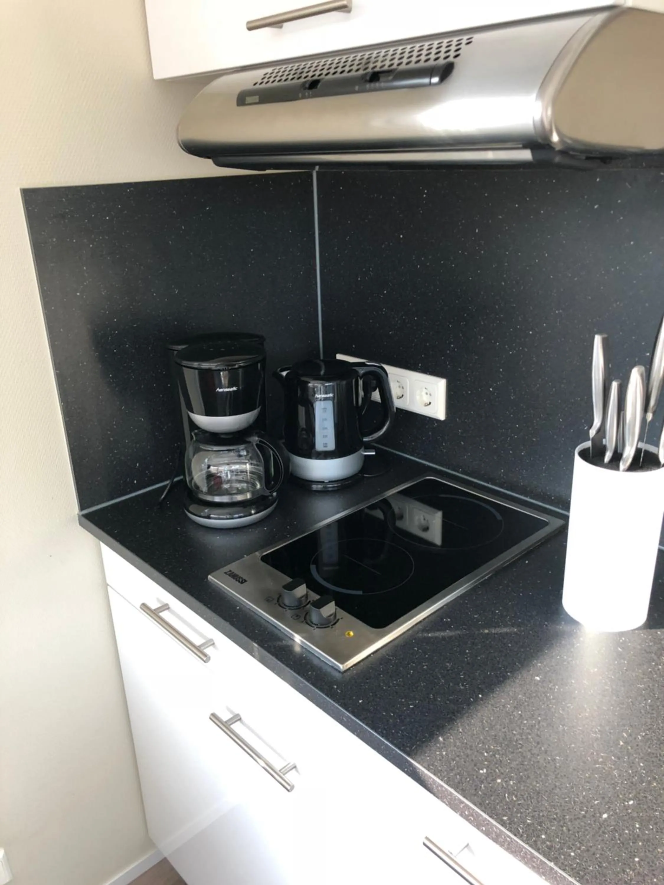 Coffee/tea facilities in Hausboot Harmonie