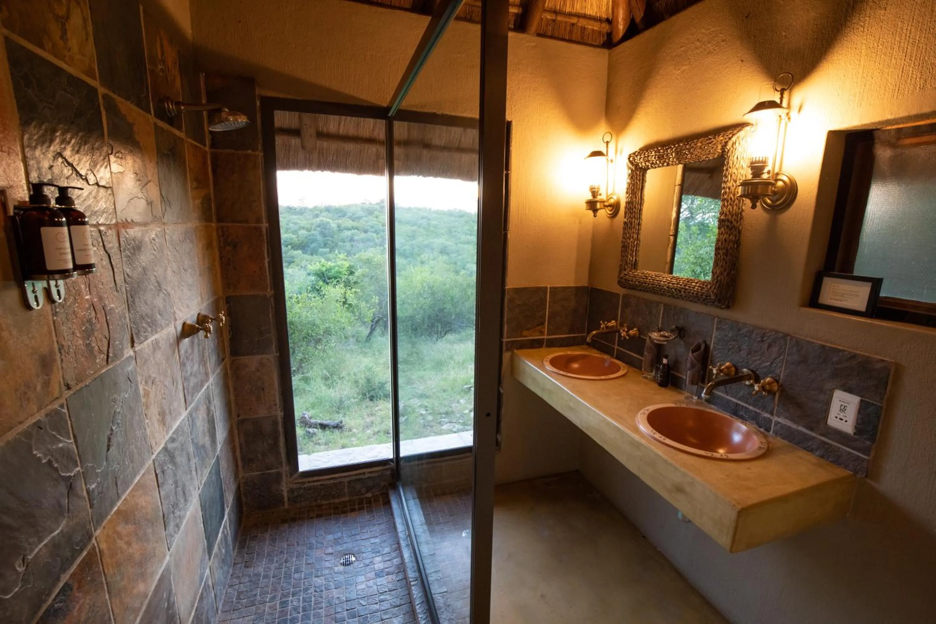 Bathroom in Parsons Hilltop Safari Camp