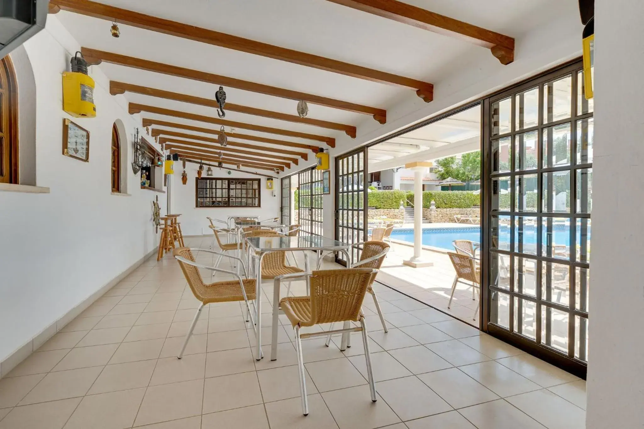 Lounge or bar in Muthu Balaia Sol Lounge or bar in Muthu Balaia Sol