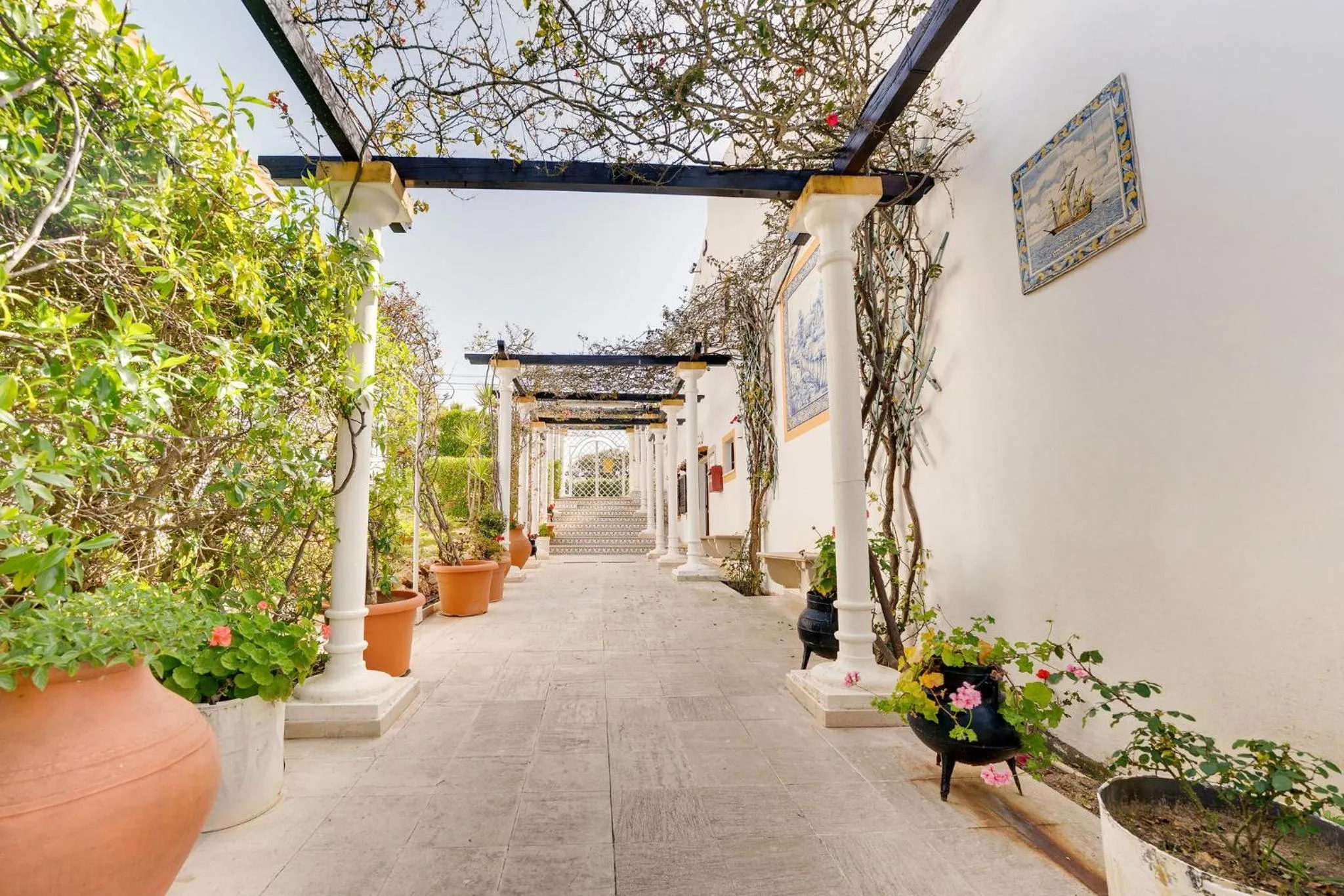 Property building in Muthu Balaia Sol