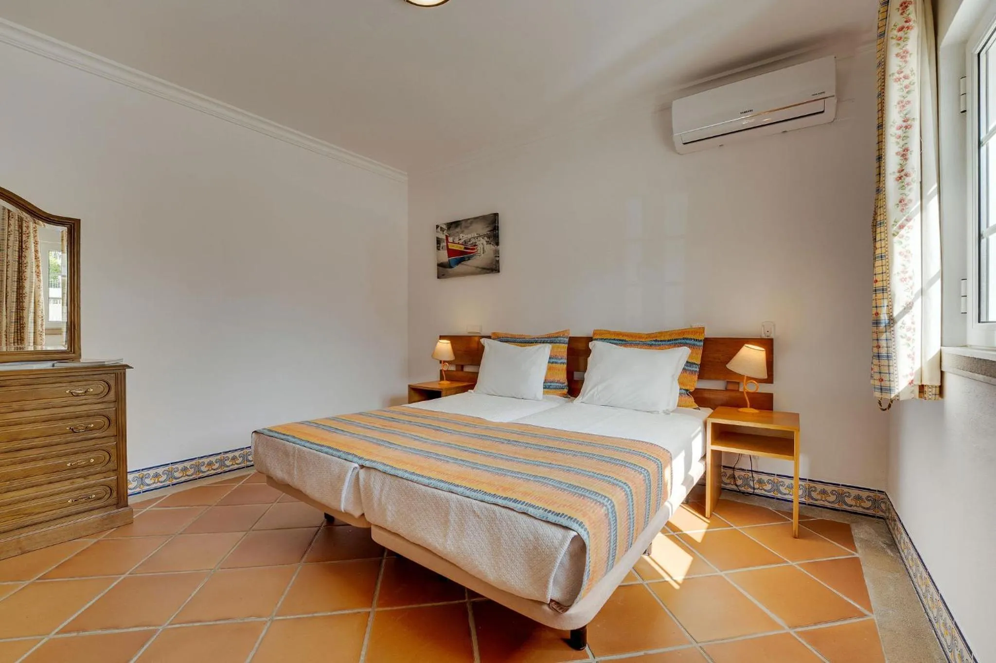 Bedroom, Bed in Muthu Balaia Sol