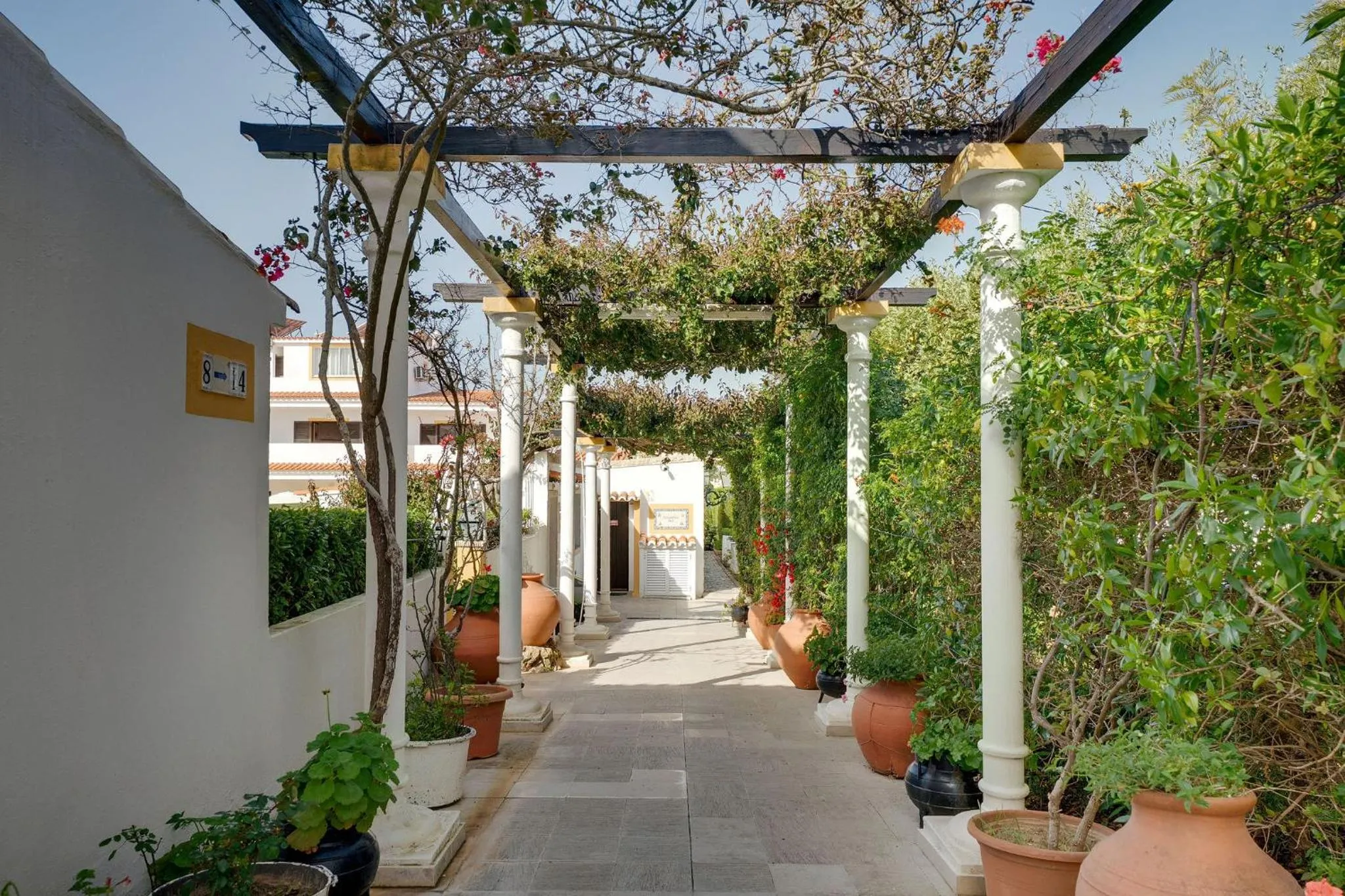 Property building in Muthu Balaia Sol