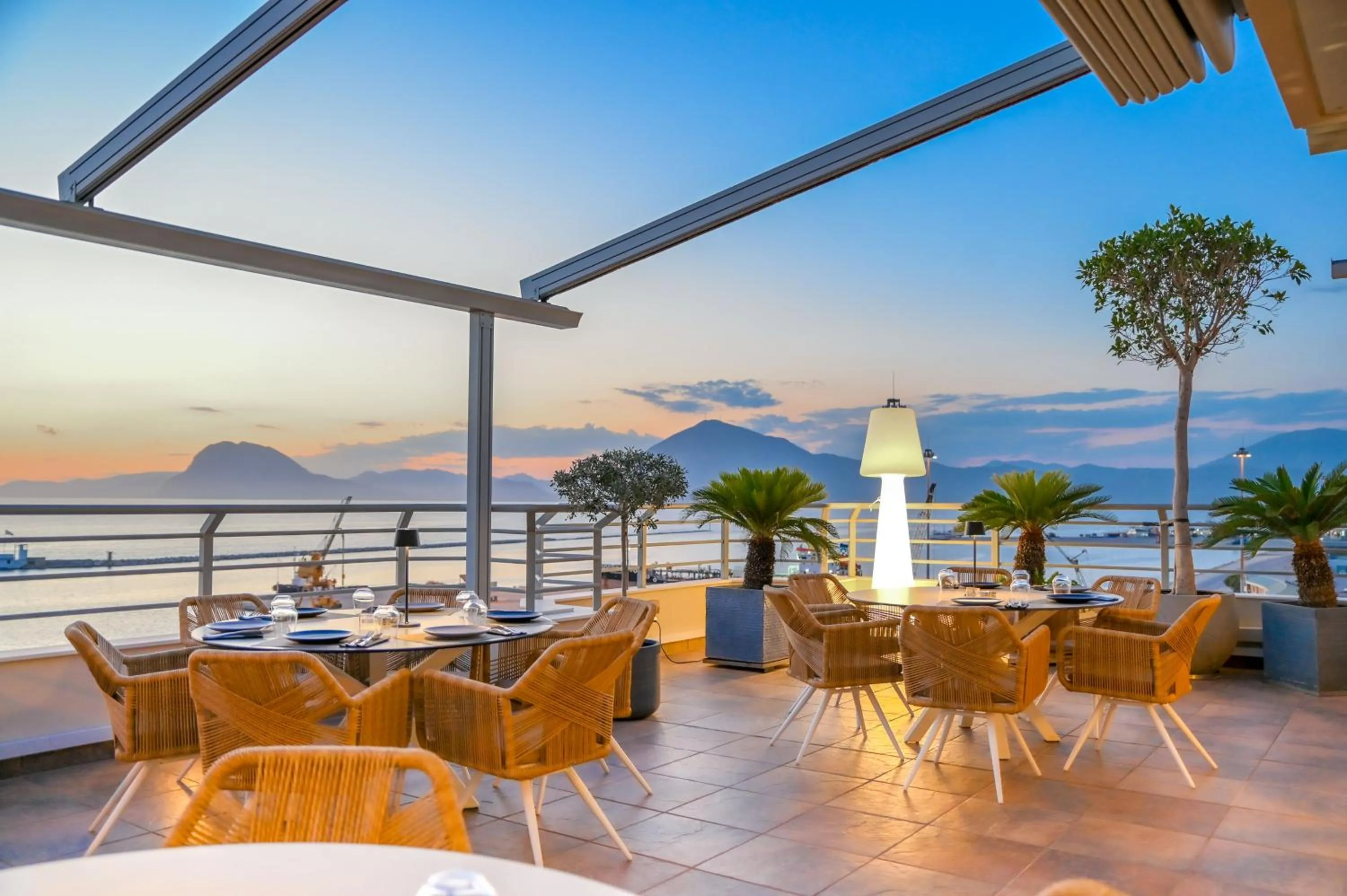 Restaurant/places to eat in My Way Hotel & Events