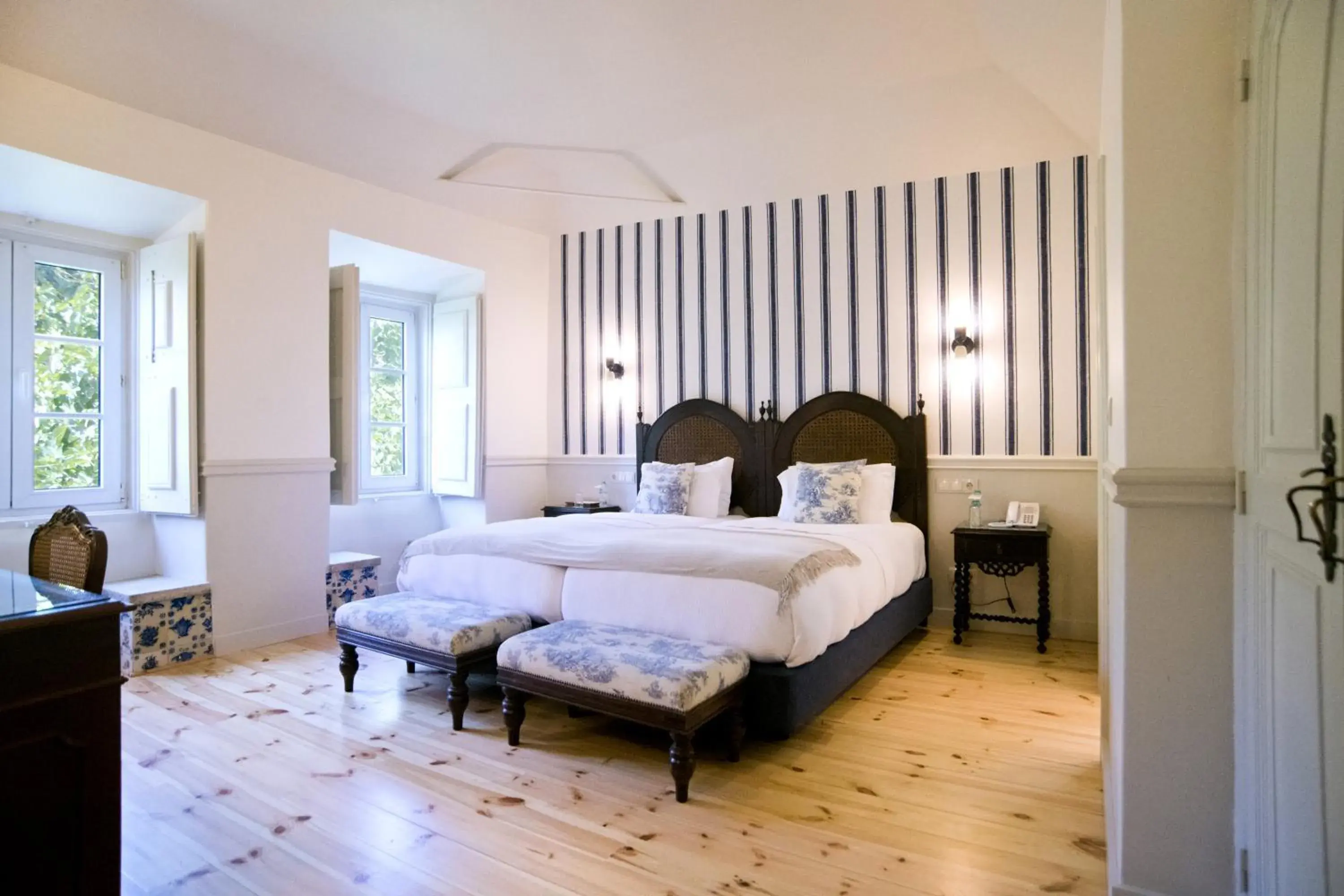 Bed in York House Lisboa Hotel Bed in York House Lisboa Hotel