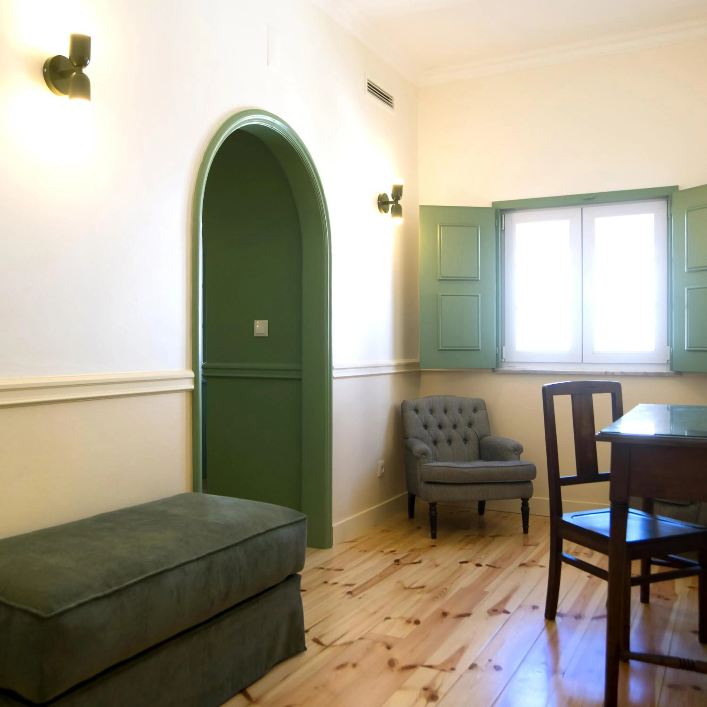 Seating area in York House Lisboa Hotel