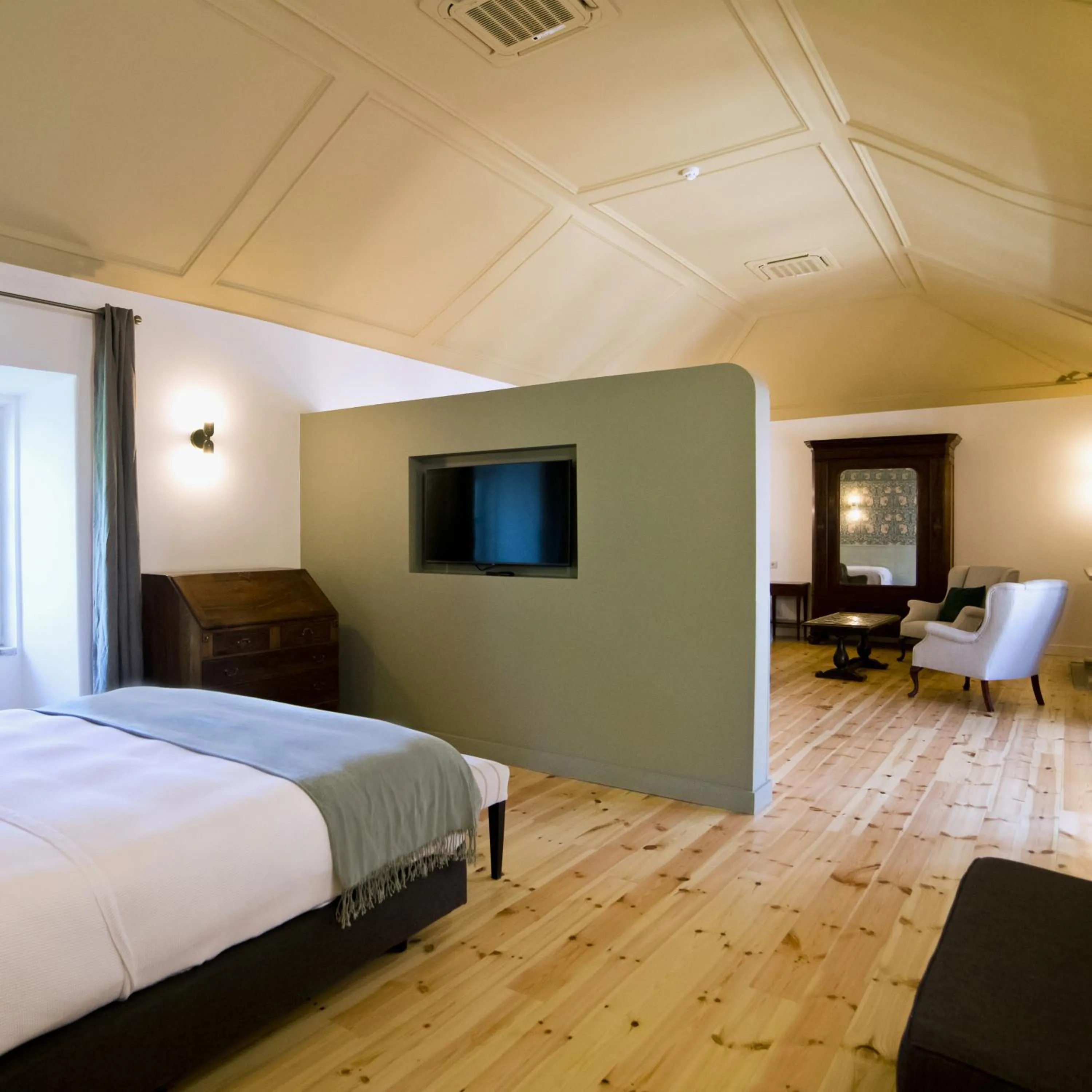 Bed in York House Lisboa Hotel