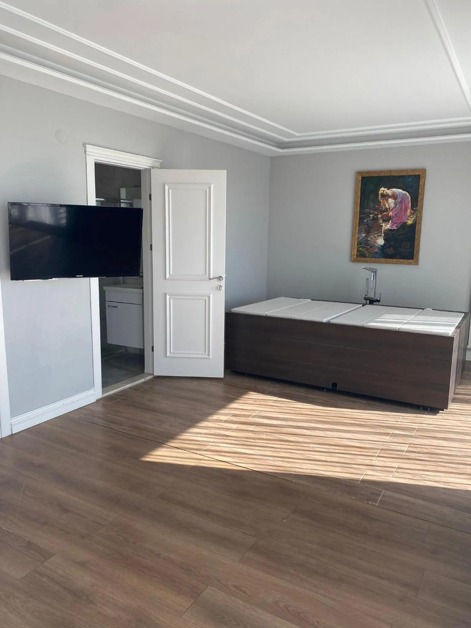 Hot Tub in Assos Longevity Hotel