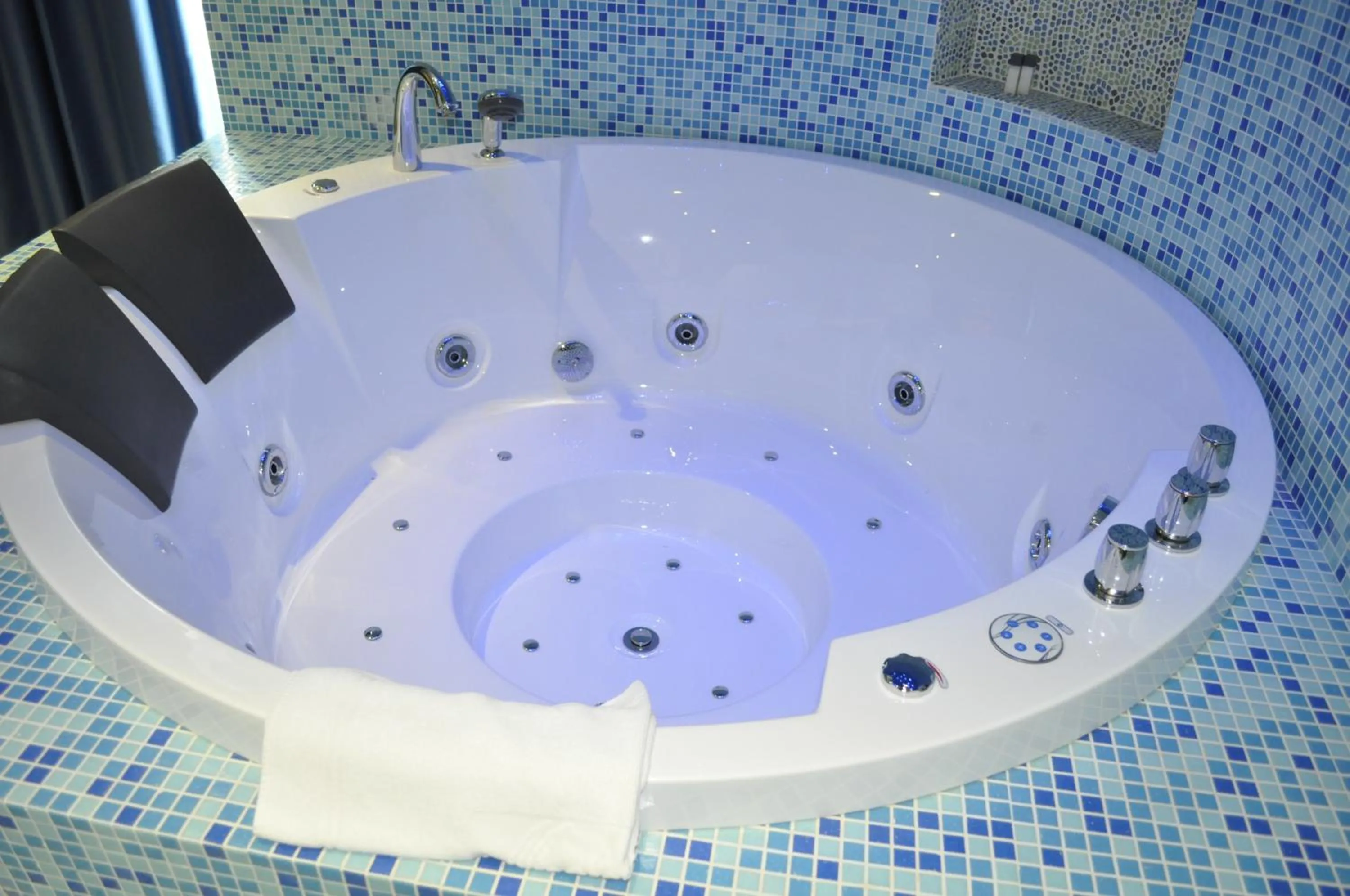 Bathroom in Hotel Motel 2
