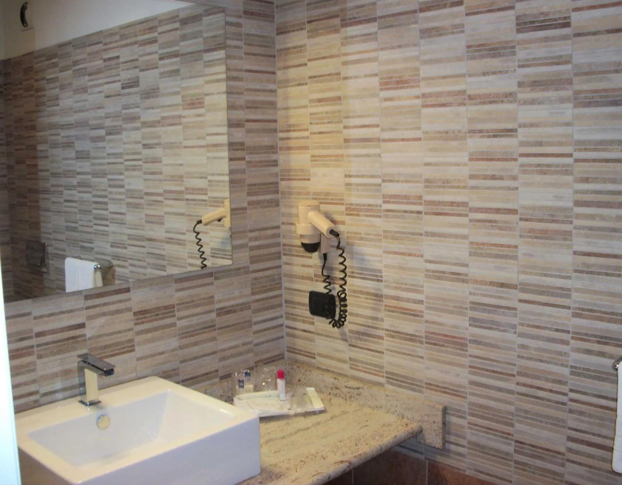 Bathroom in Hotel Motel 2