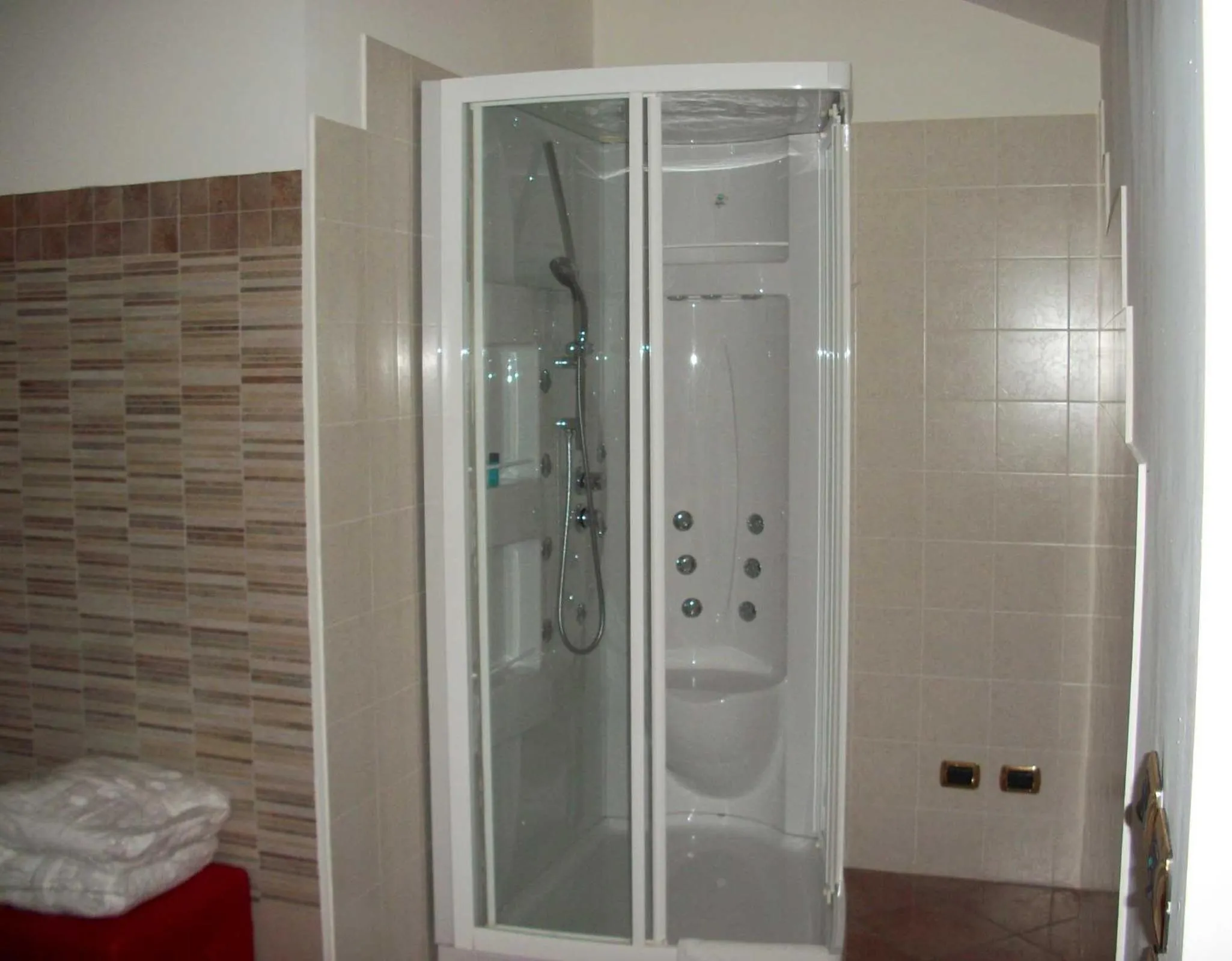 Bathroom in Hotel Motel 2