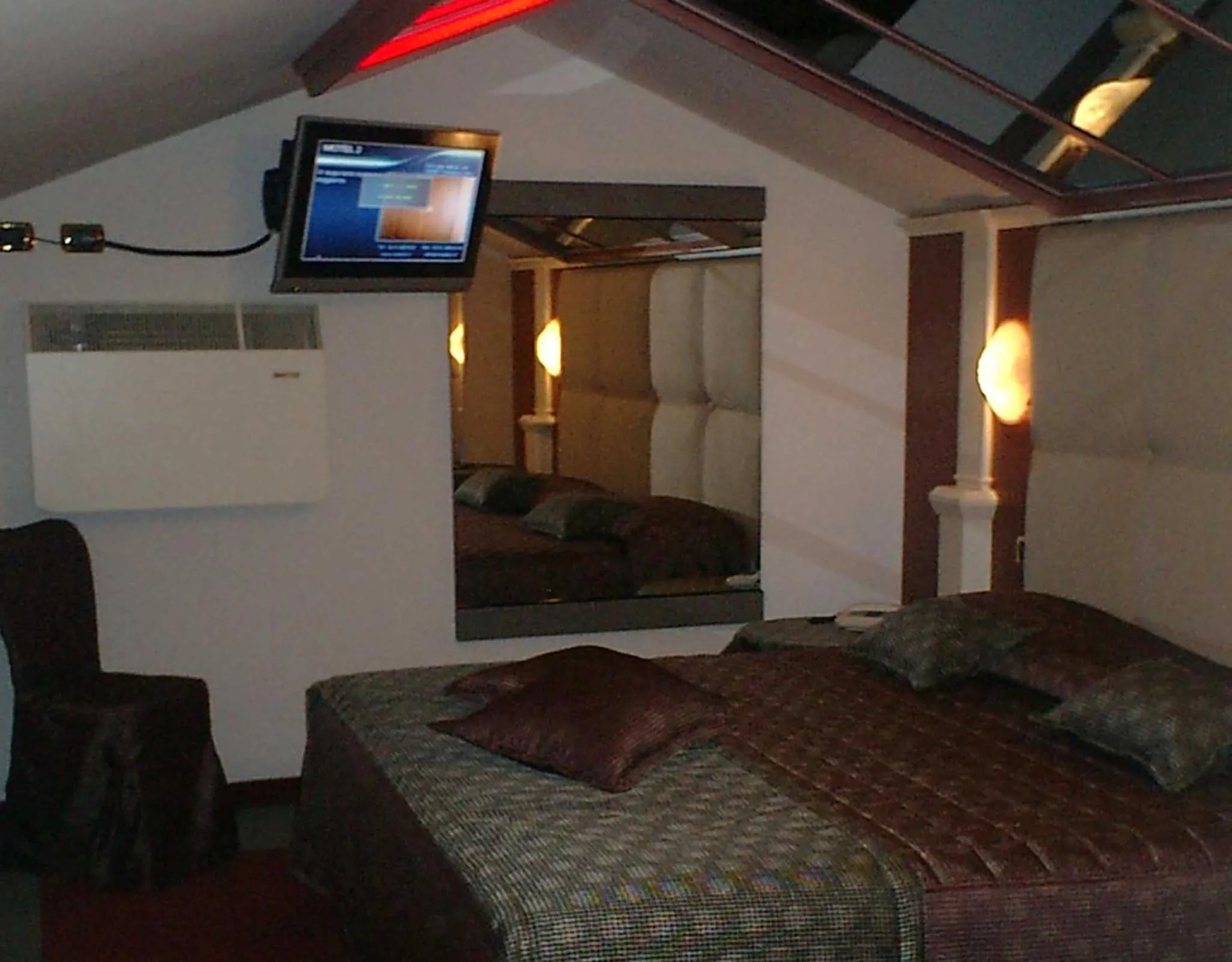 Bed in Hotel Motel 2